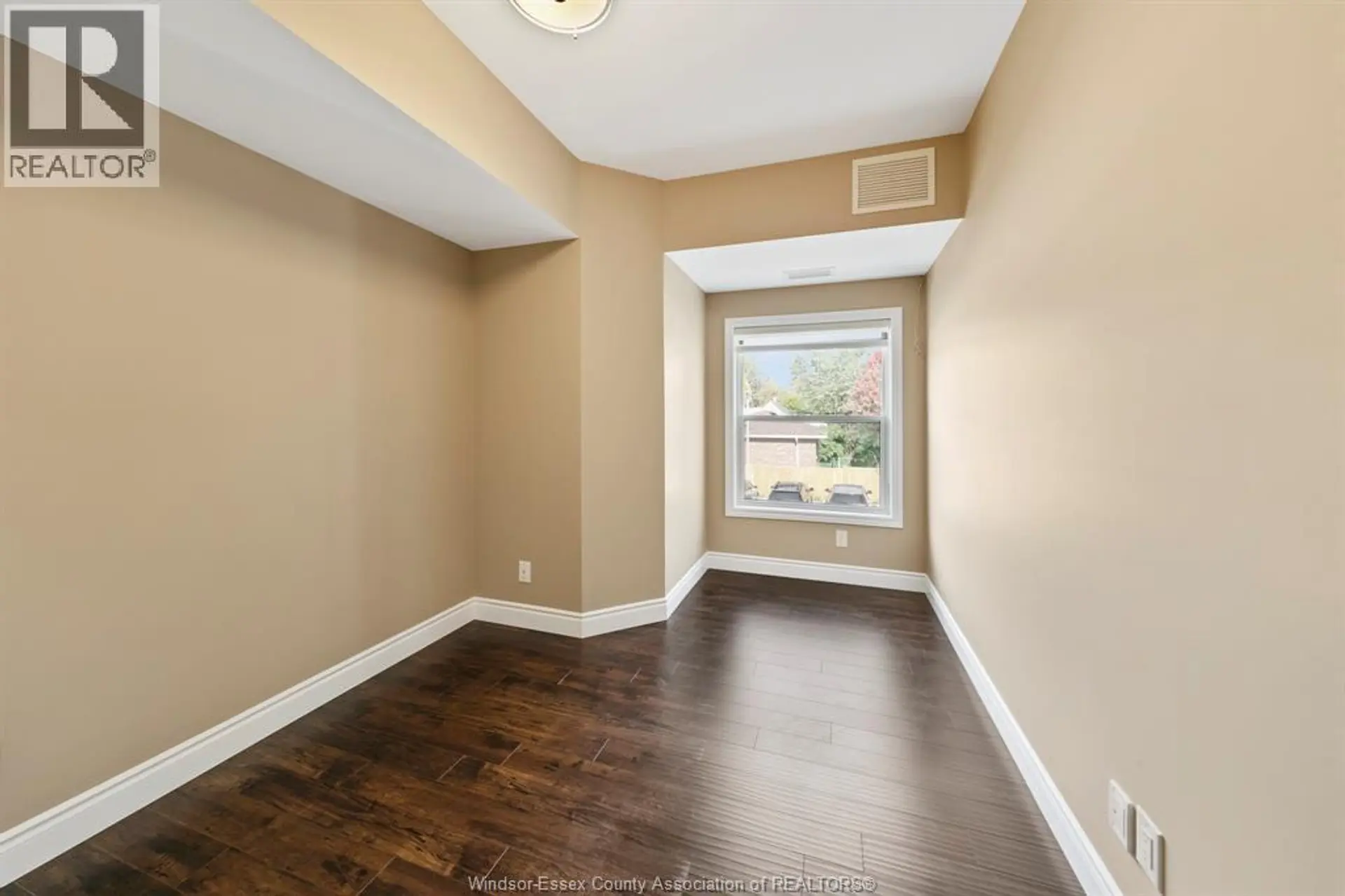#205 480 FAIRVIEW - Image 12