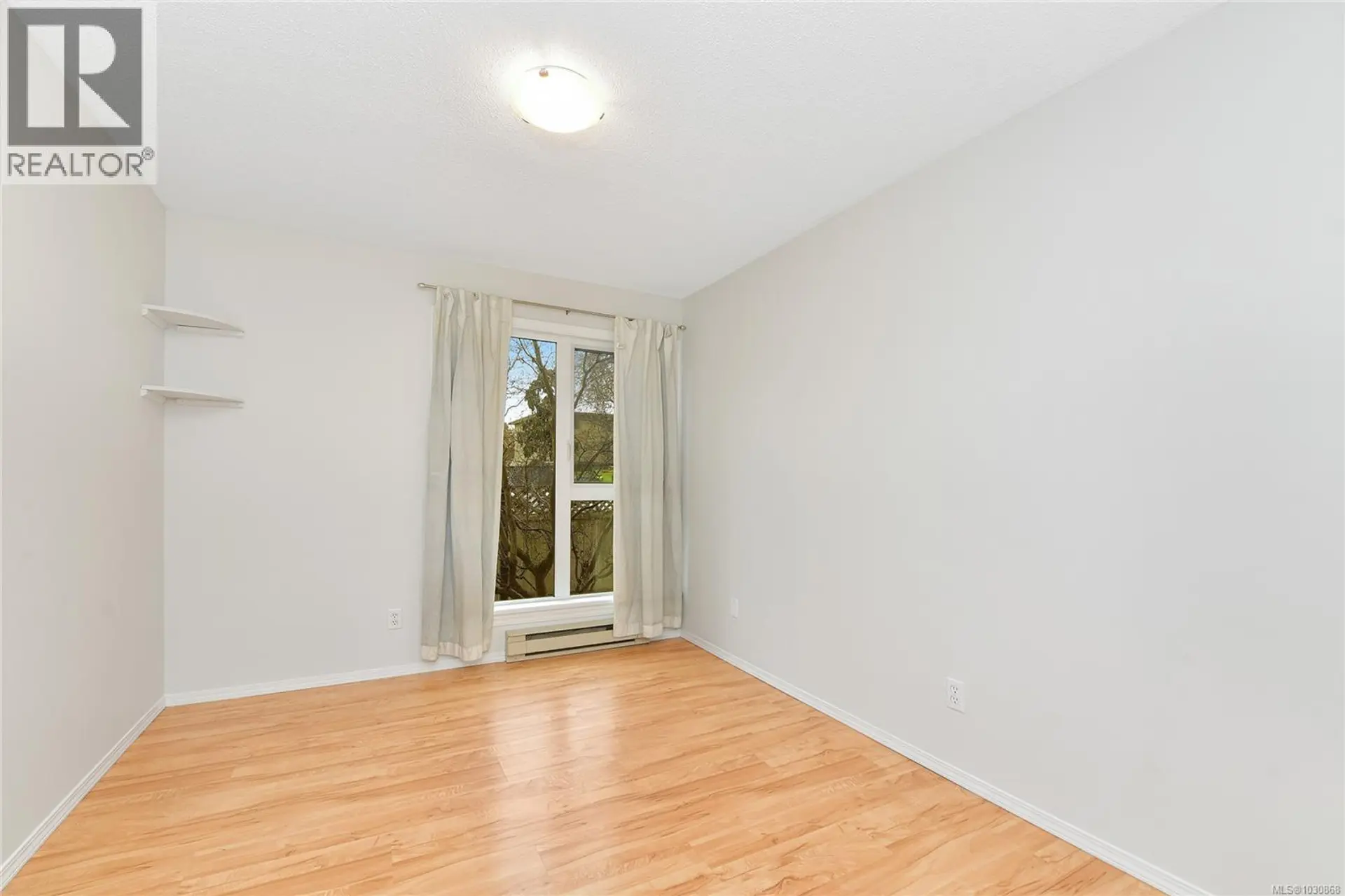 Property at #202 2647 GRAHAM ST, Victoria, BC