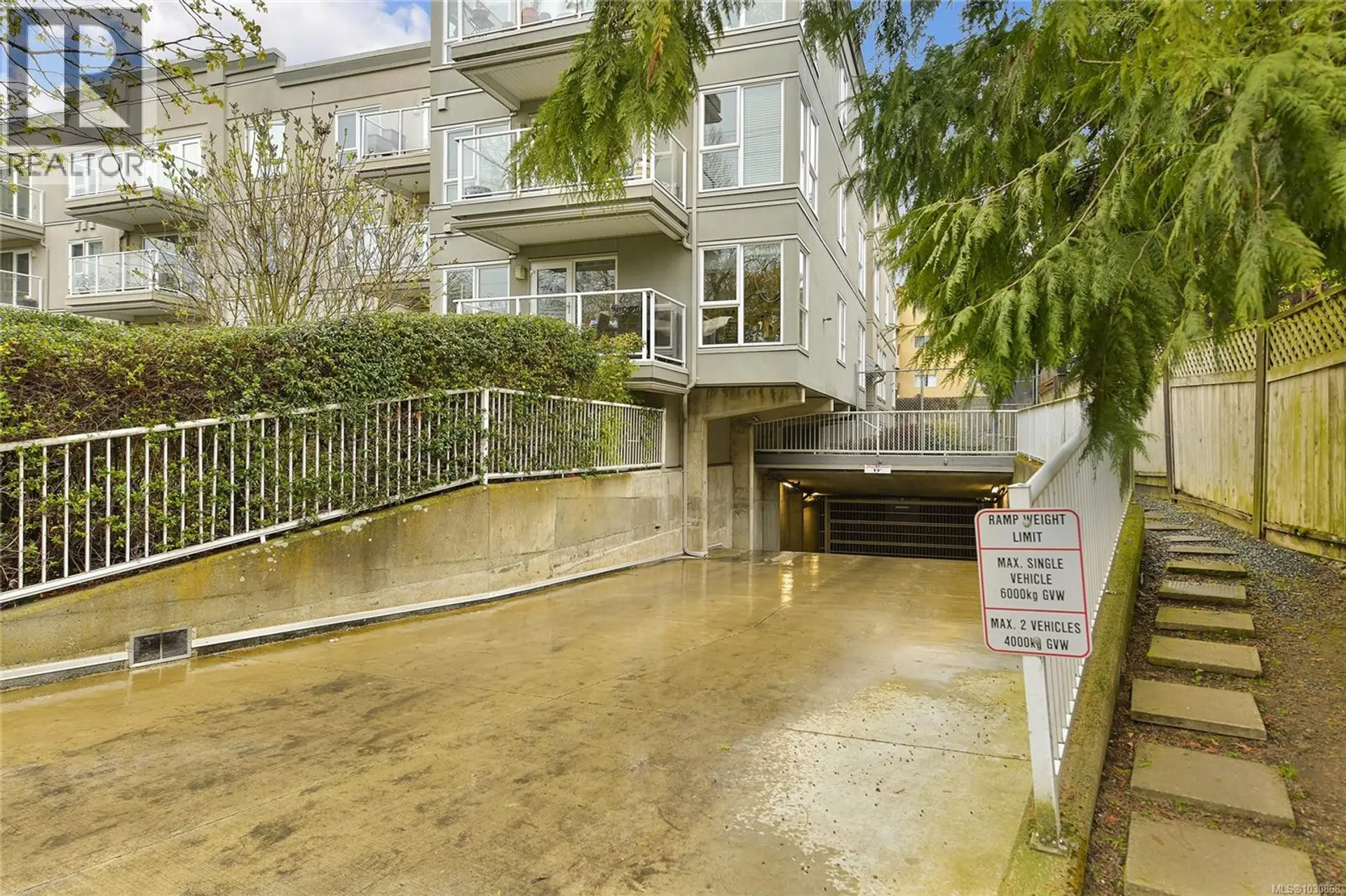 Property at #202 2647 GRAHAM ST, Victoria, BC