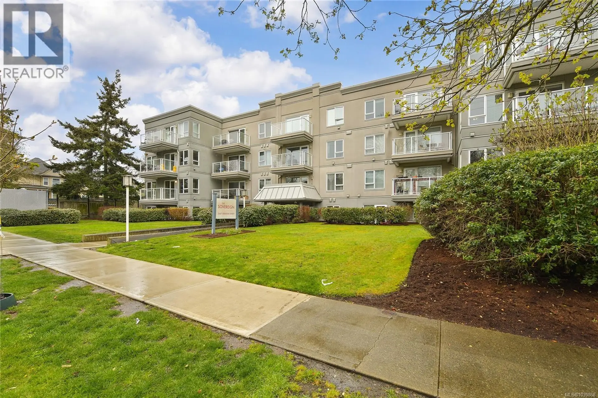 Property at #202 2647 GRAHAM ST, Victoria, BC