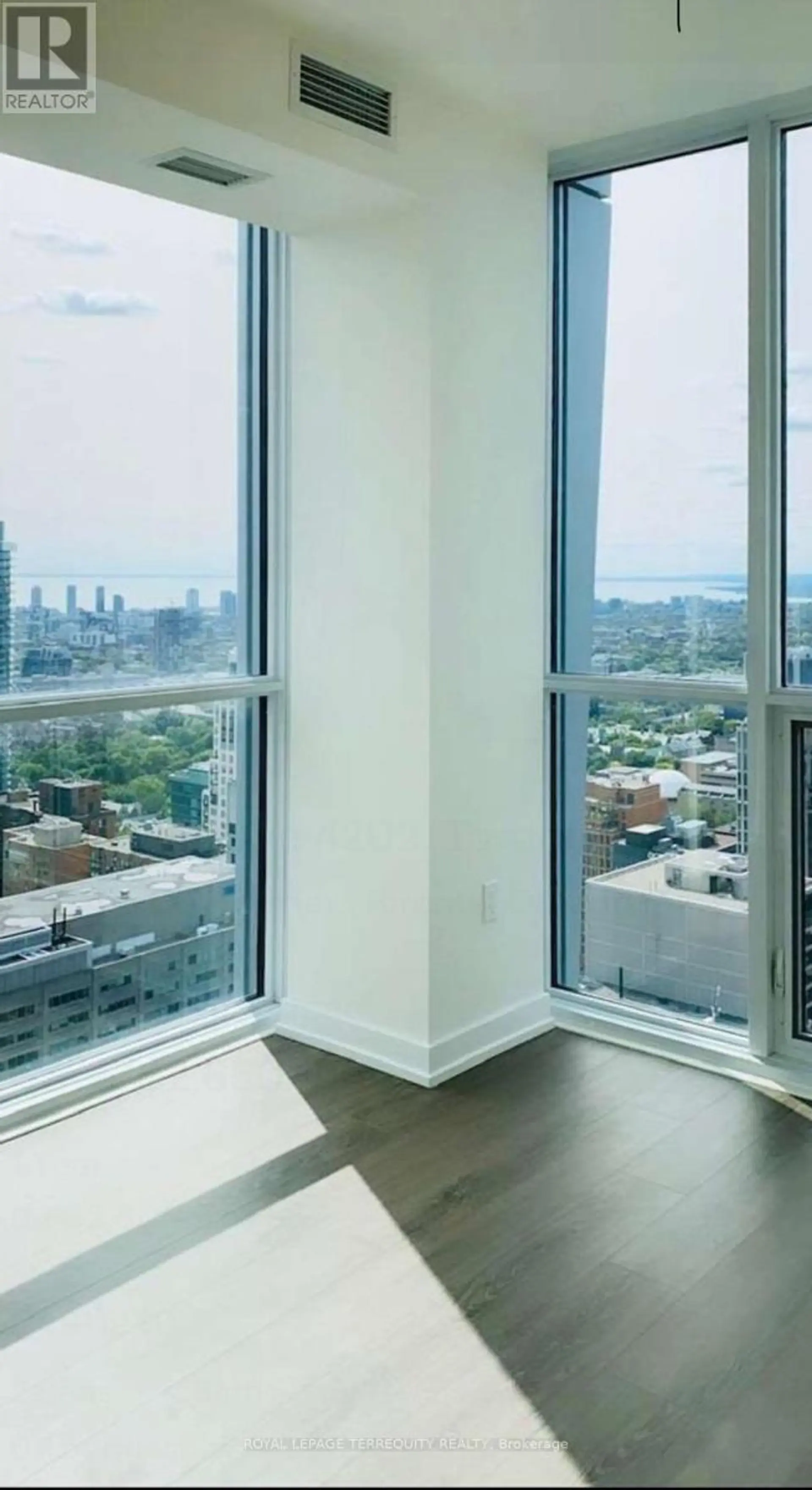 #4202 1 YORKVILLE AVENUE - Image 6