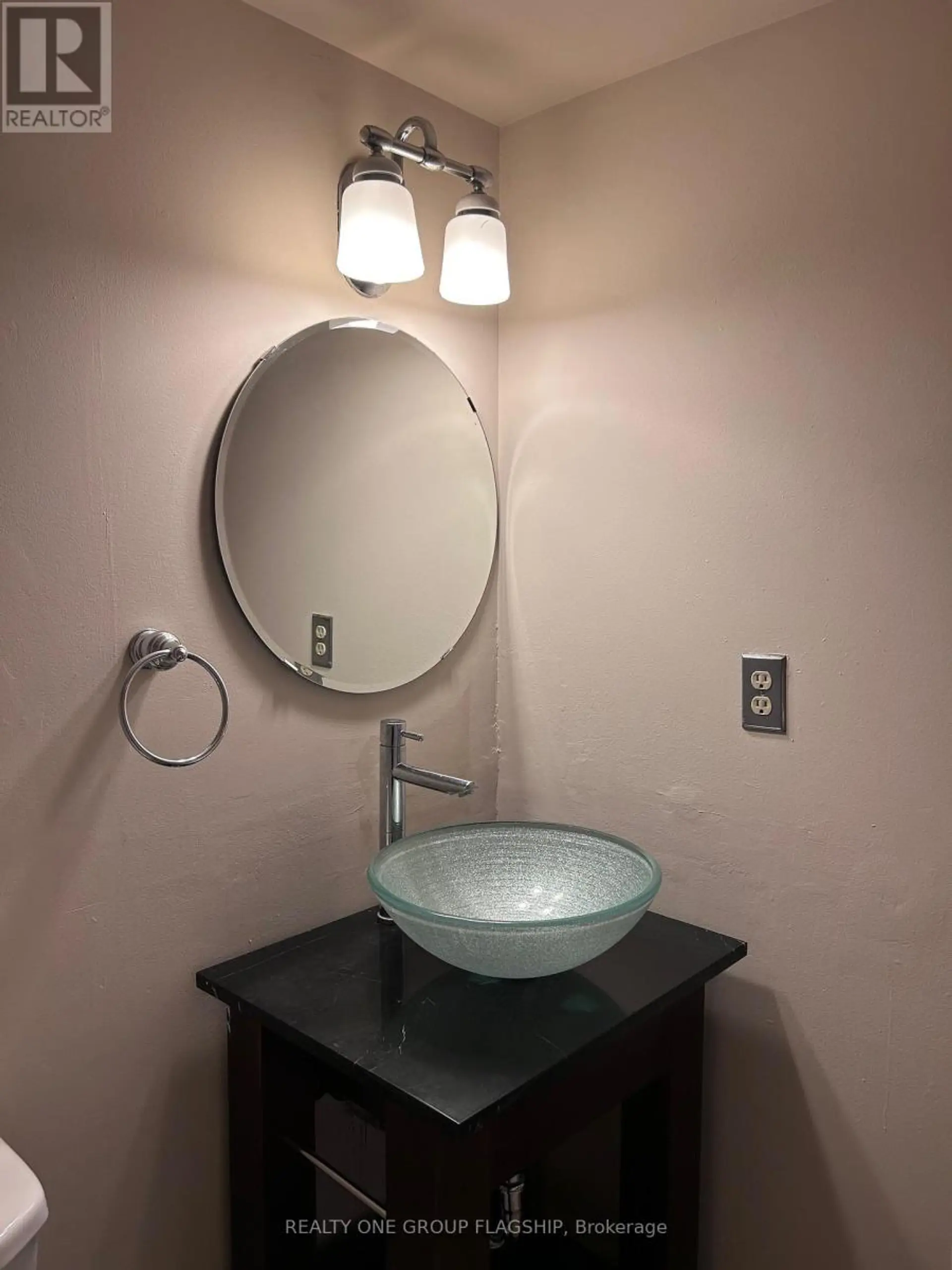 #904 10 TOBERMORY DRIVE - Image 7