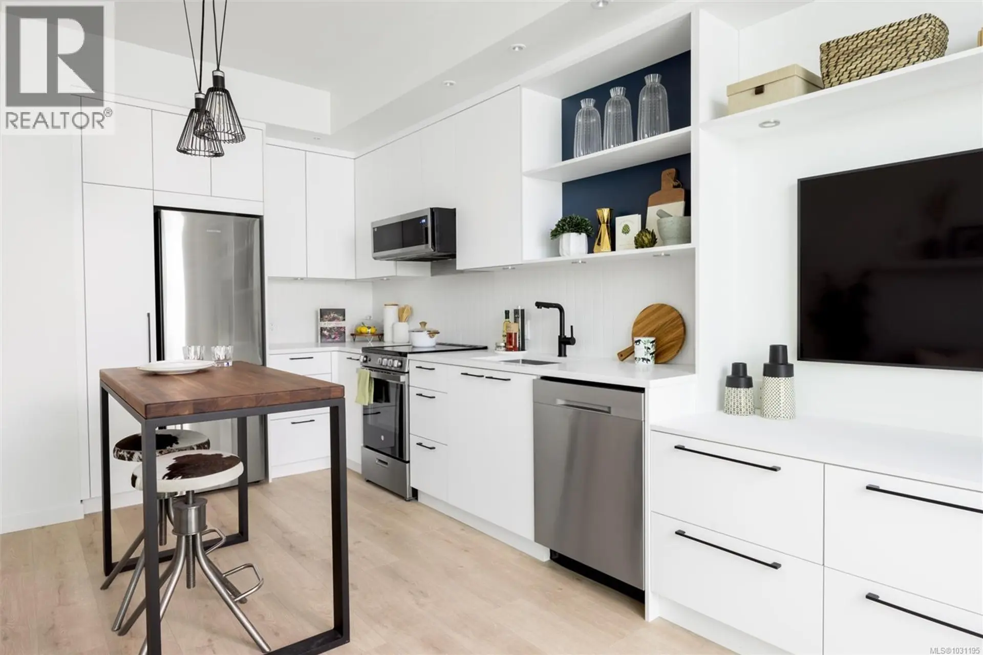 Property at #109 1075 TILLICUM RD, Esquimalt, BC