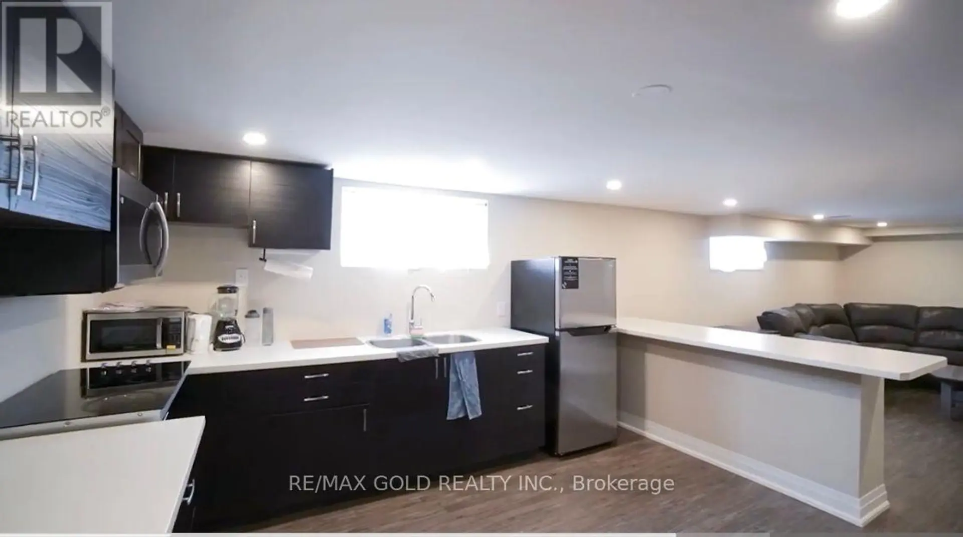580 GIBB STREET - Image 6