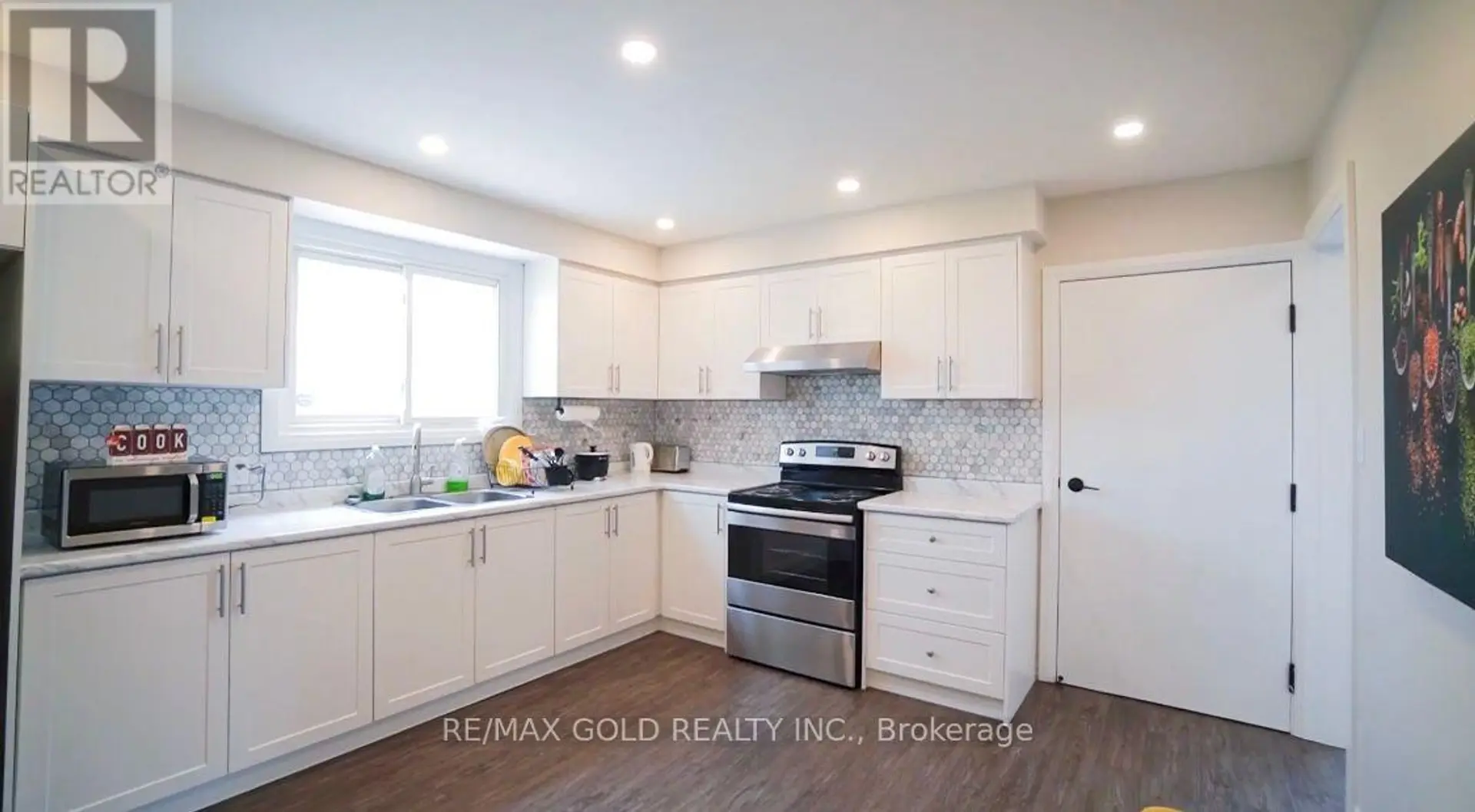 580 GIBB STREET - Image 5
