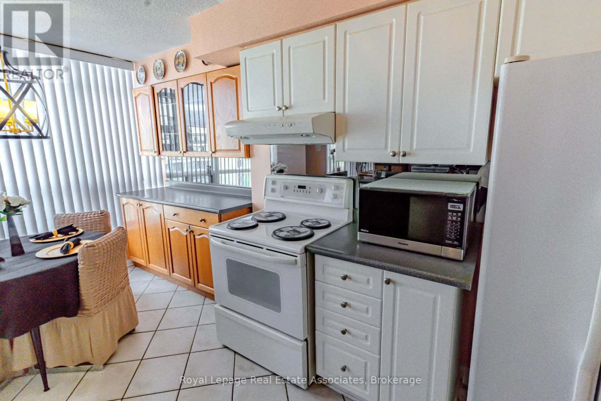 #1112 12 LAURELCREST STREET - Image 8