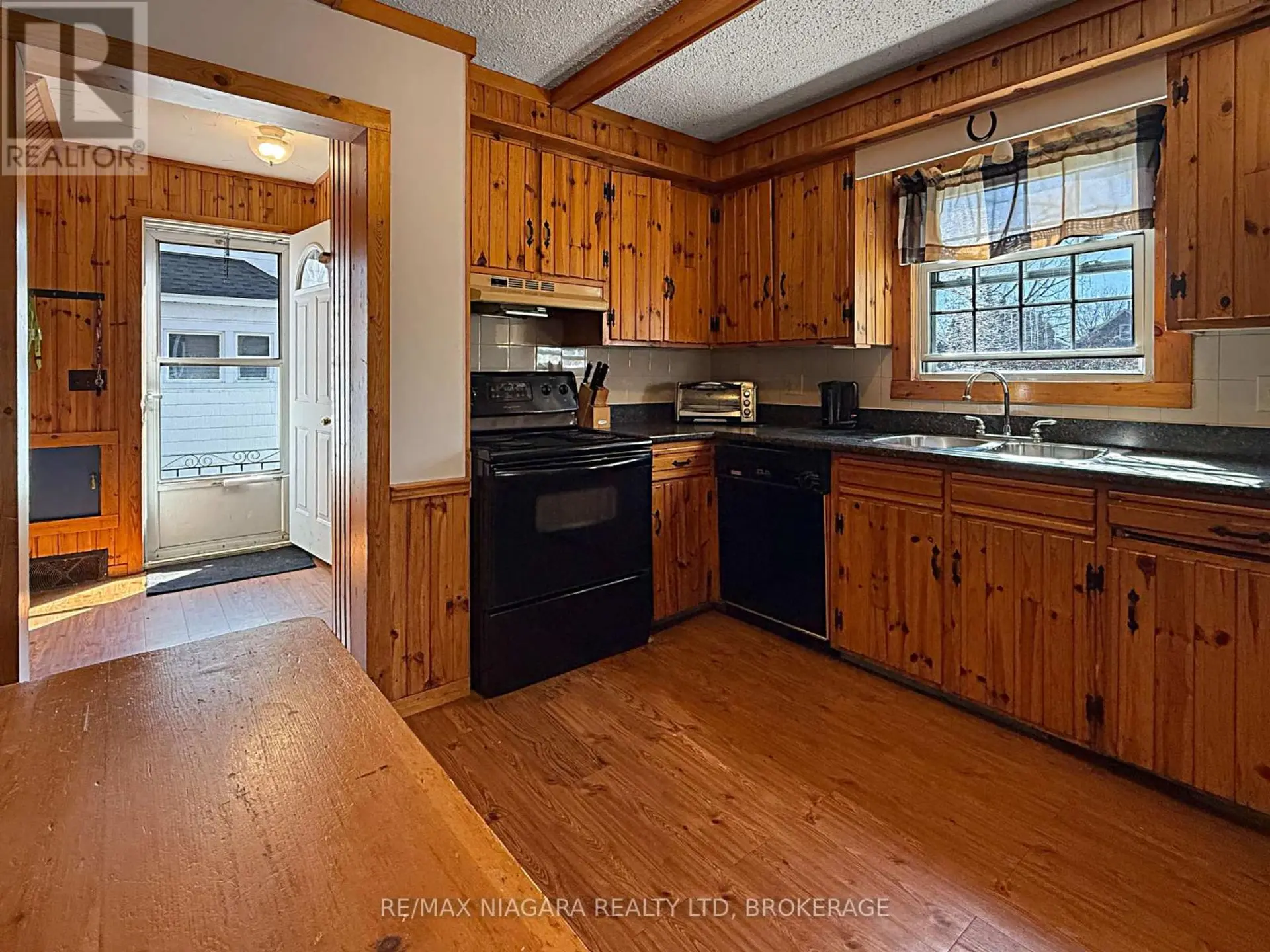 21 HIGHLAND AVENUE - Image 8