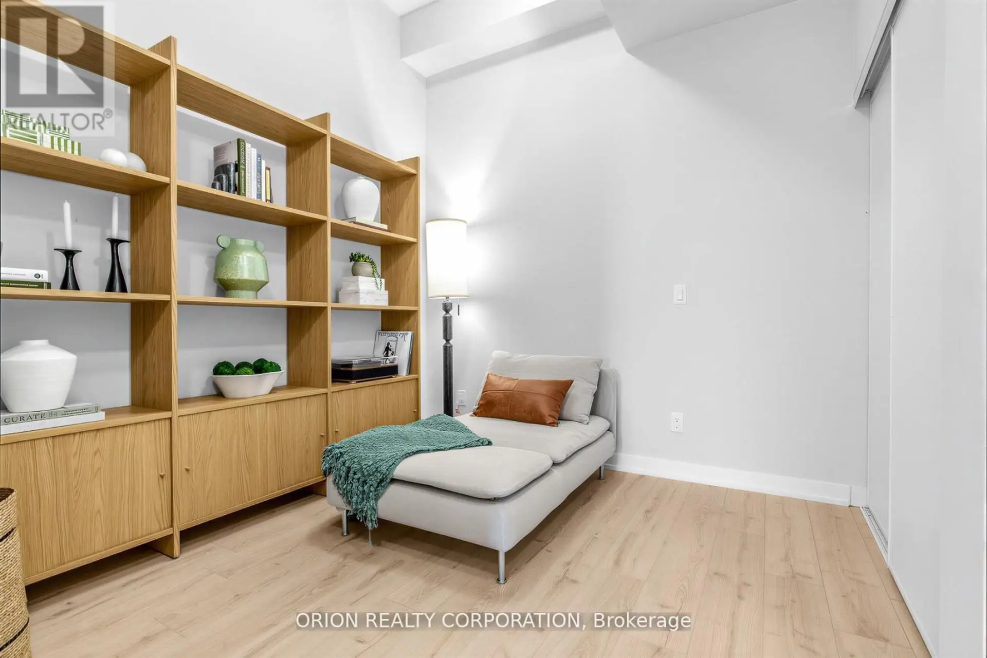 #110 201 BROCK STREET S - Image 13