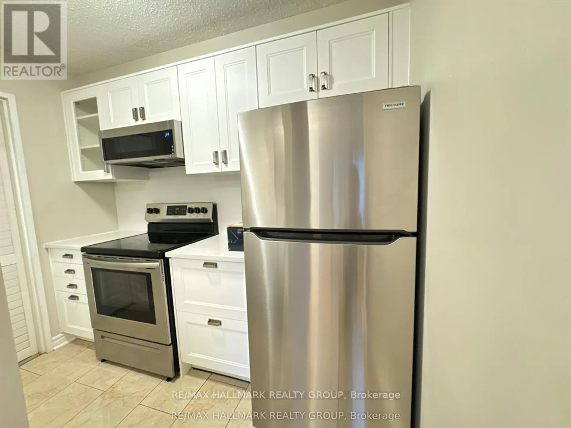 #104 191 PARKDALE AVENUE - Image 10
