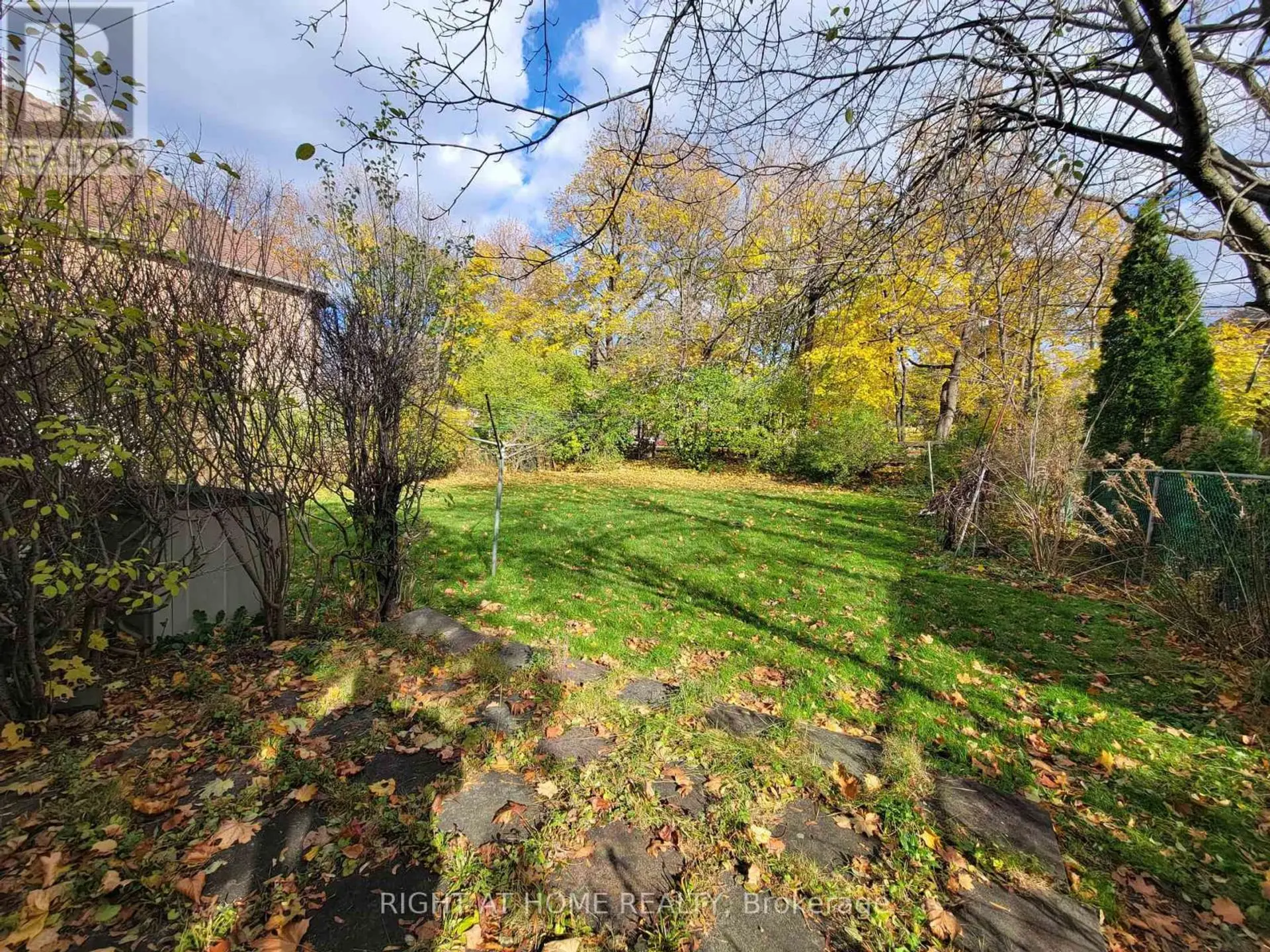 15 BLAKETON ROAD - Image 2