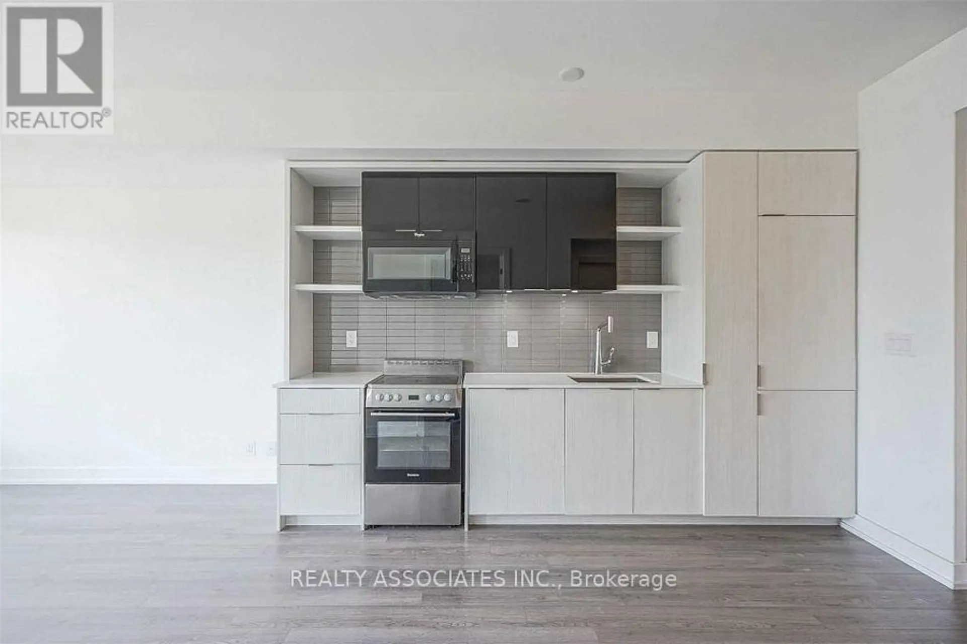 #307 6 PARKWOOD AVENUE - Image 10