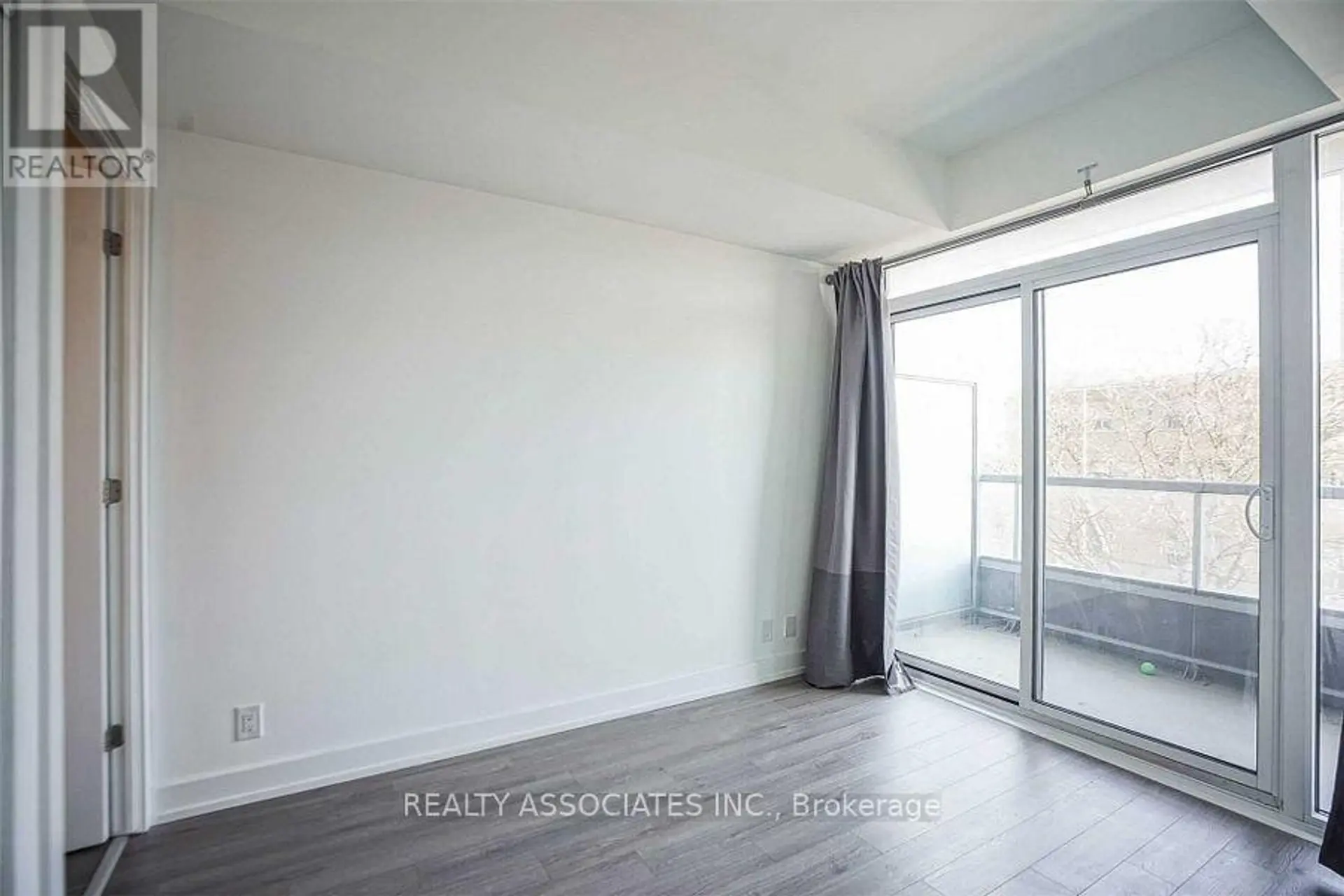 #307 6 PARKWOOD AVENUE - Image 6