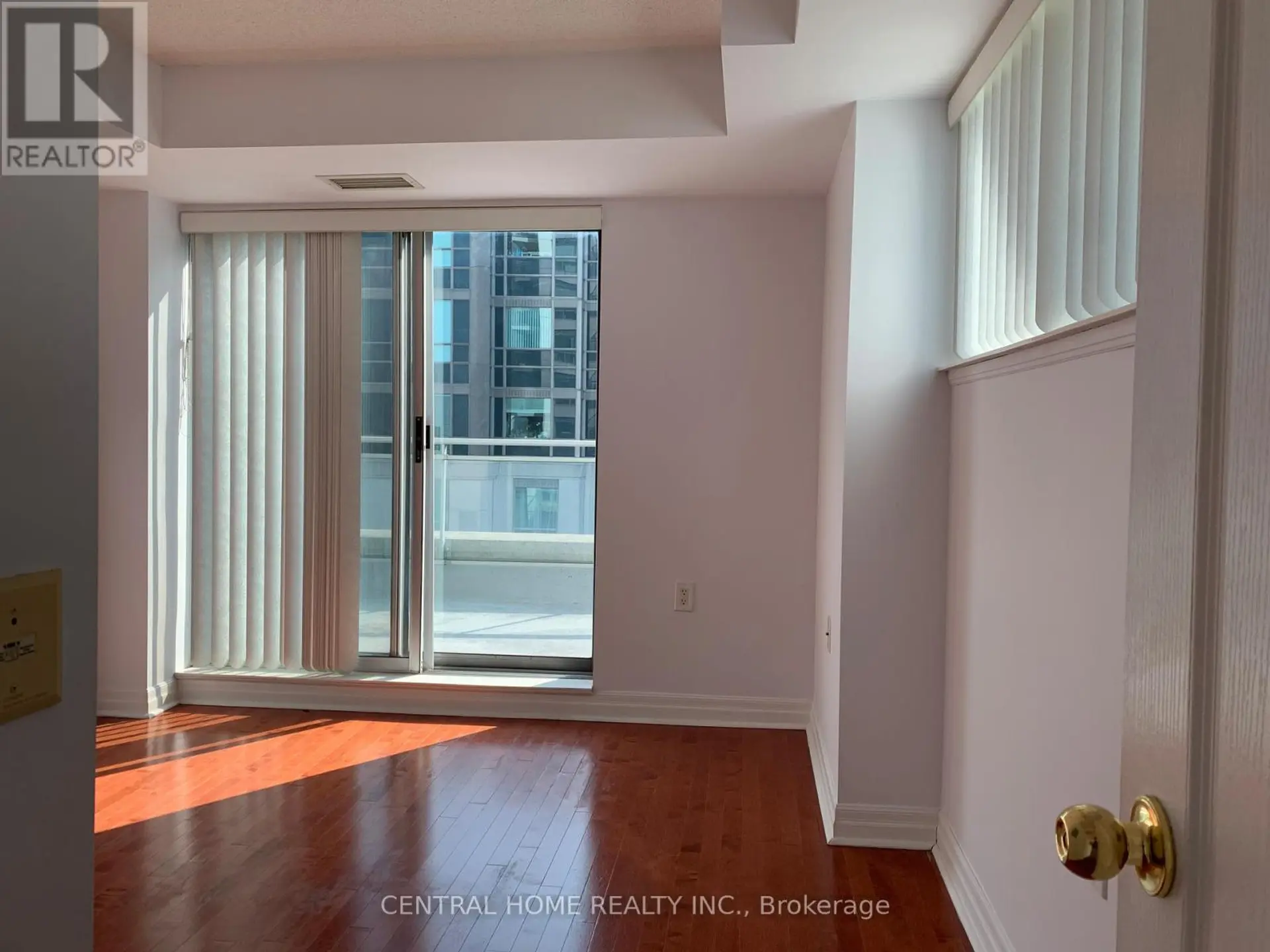#2203 21 HILLCREST AVENUE - Image 4