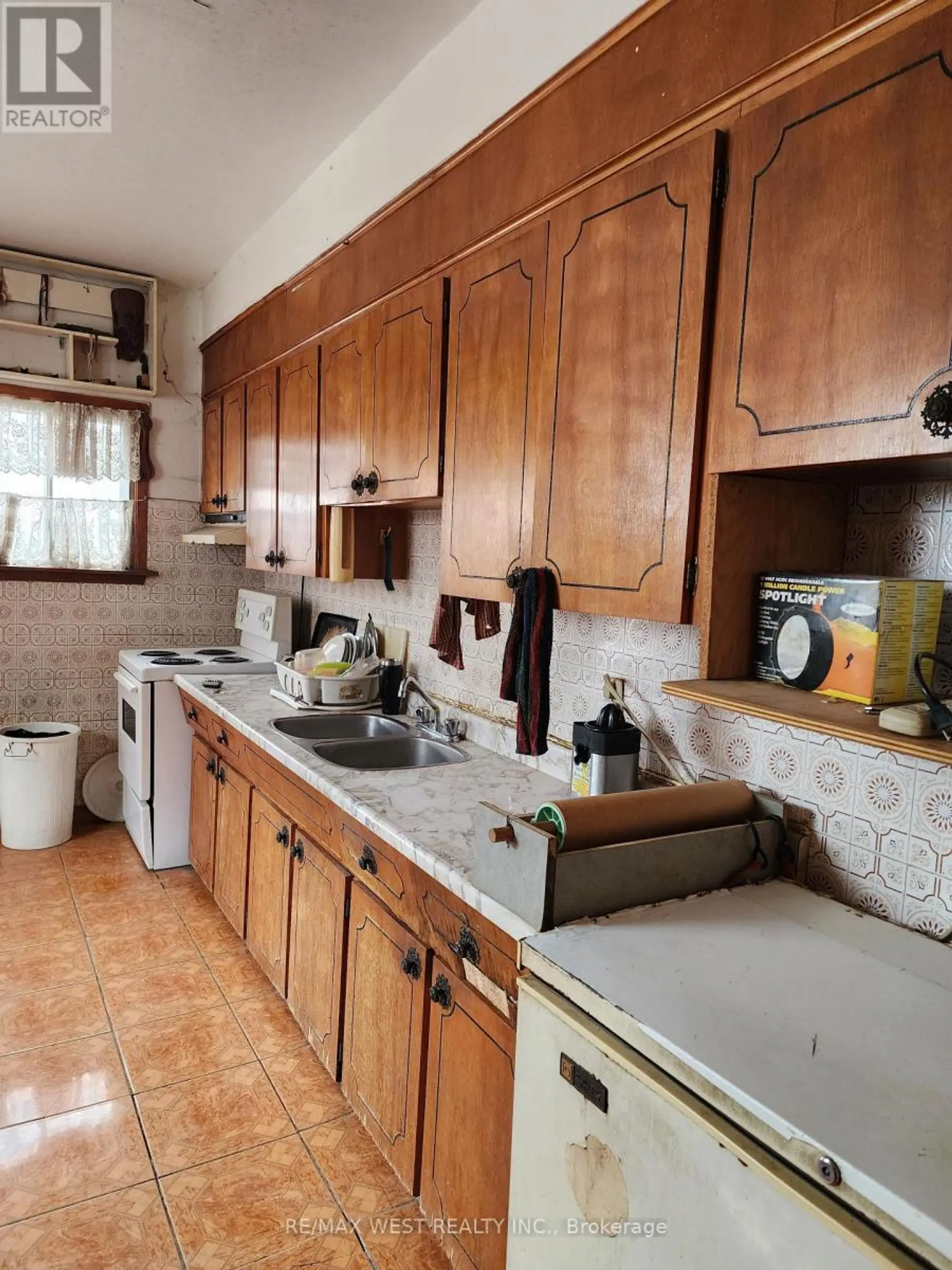 415 SYMINGTON AVENUE - Image 6