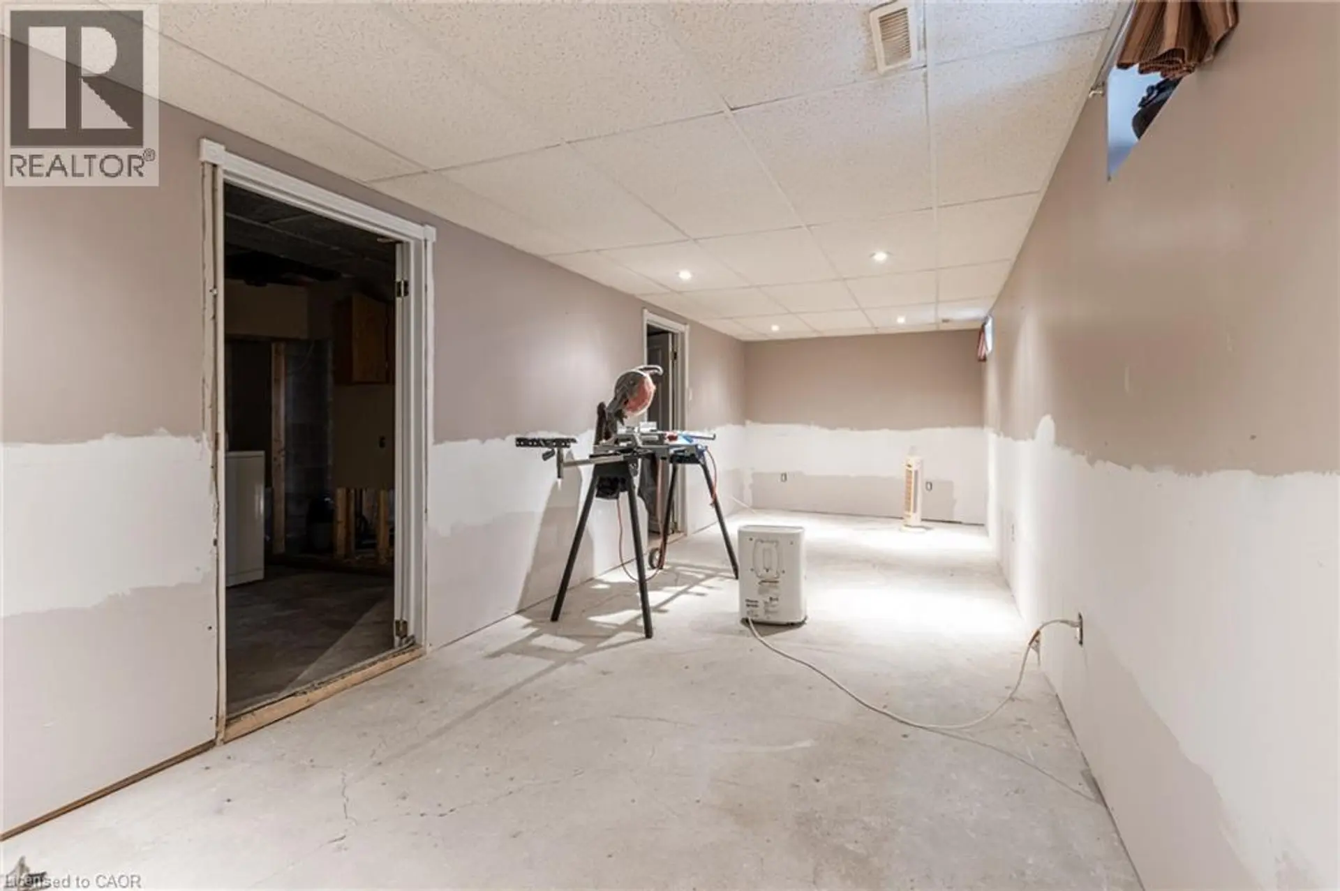 810 TATE AVENUE - Image 14