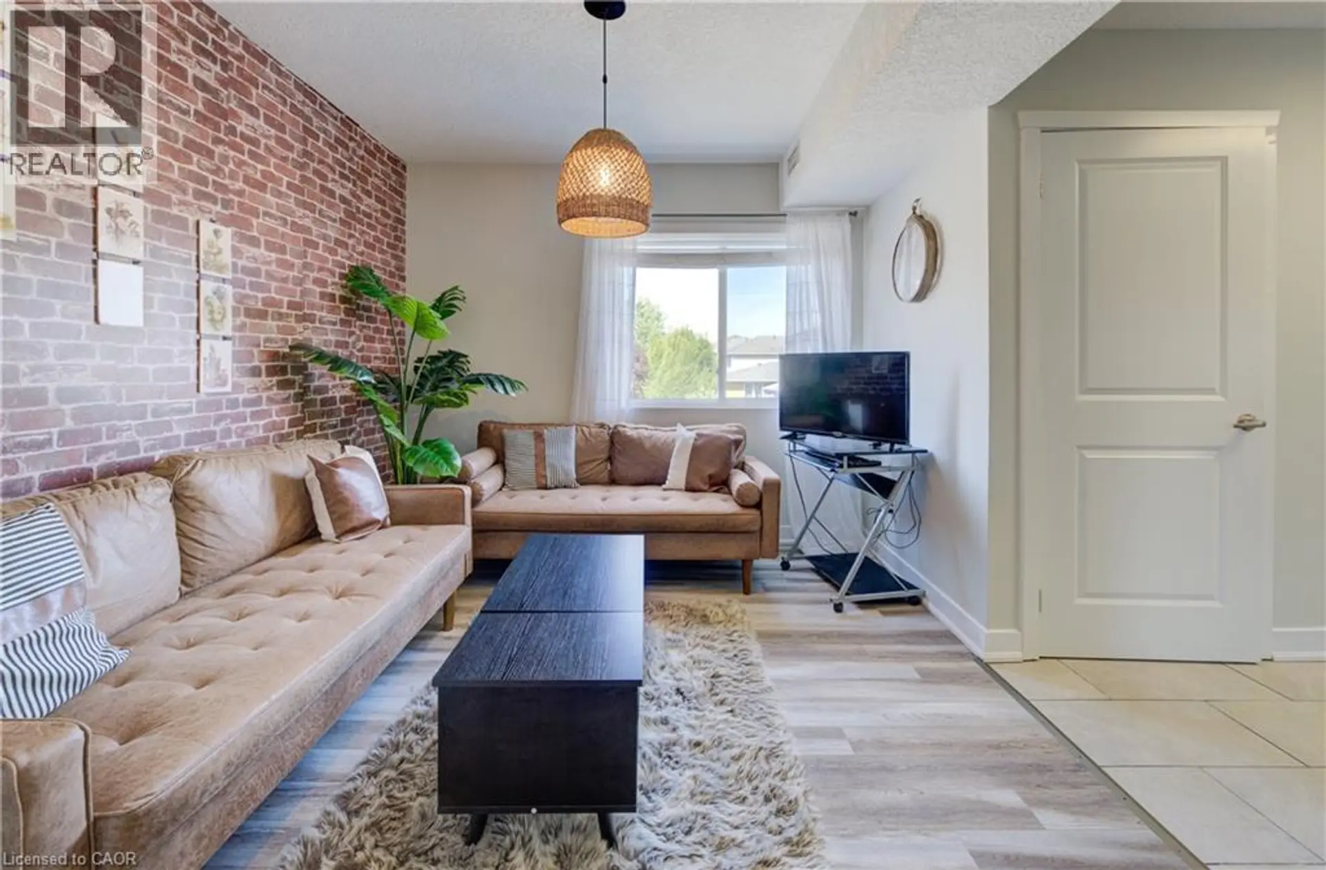 #6A 185 WINDALE Crescent - Image 5