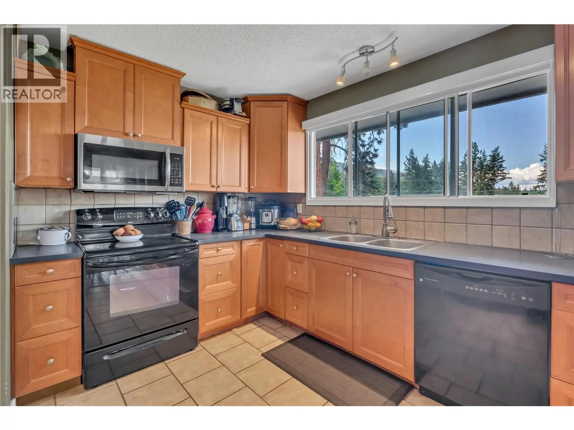 Property at 3269 MCIVER ROAD W, West Kelowna, BC