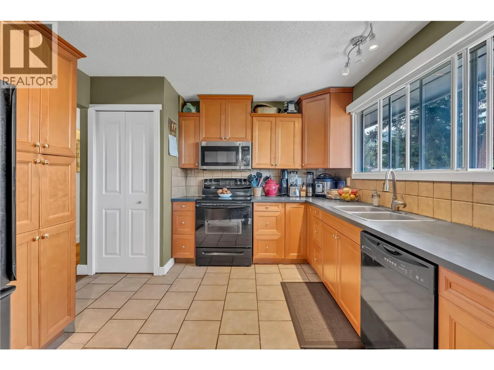 Property at 3269 MCIVER ROAD W, West Kelowna, BC
