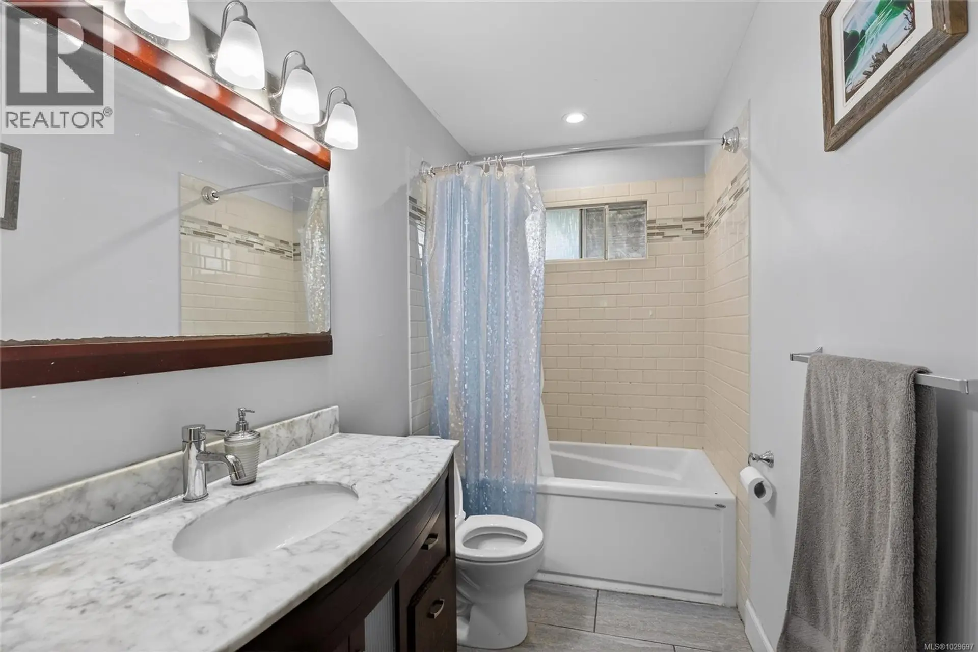 Property at 30 ROD & GUN RD, Courtenay, BC