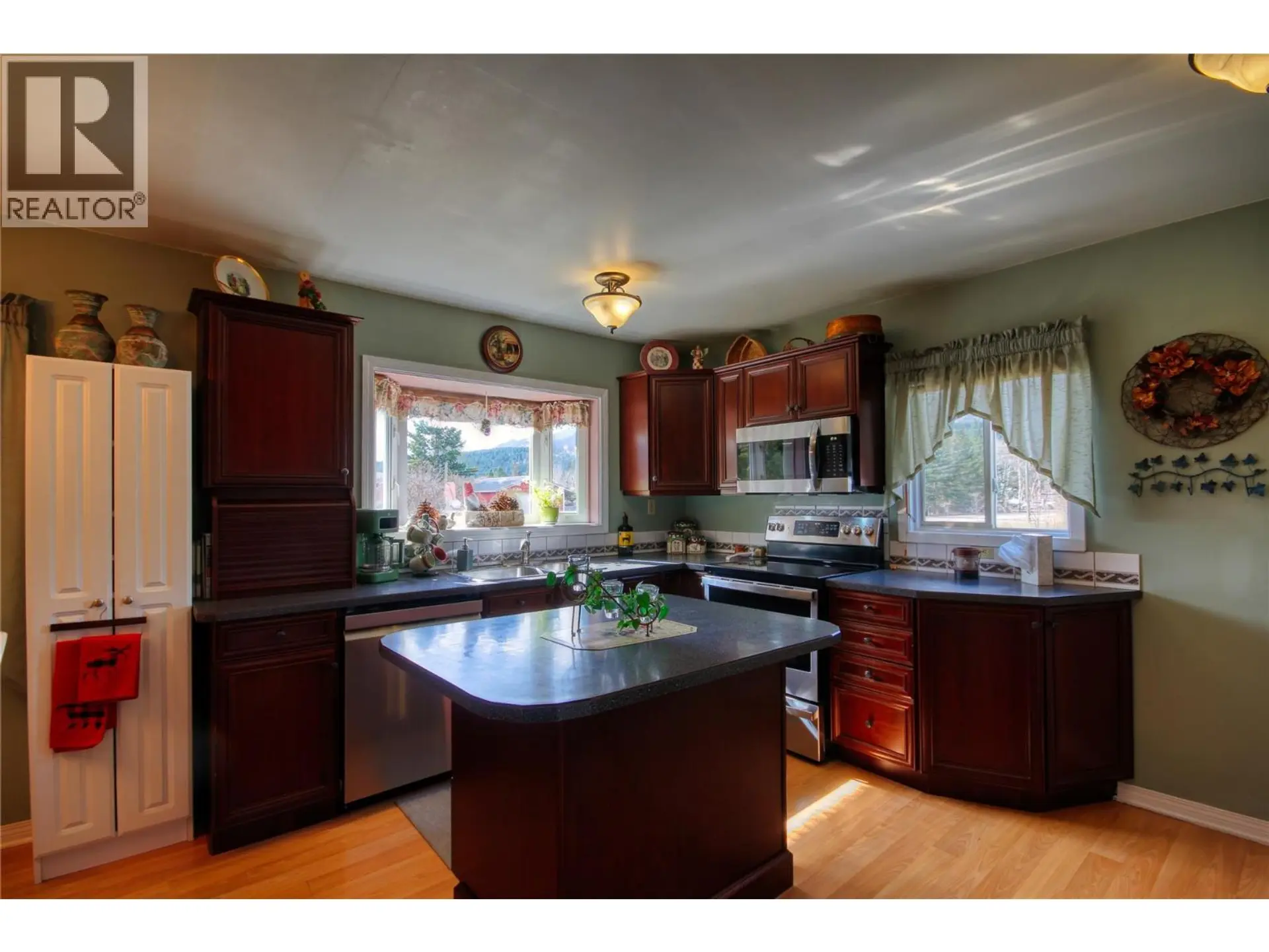 Property at 4771 BURNS AVENUE, Canal Flats, BC