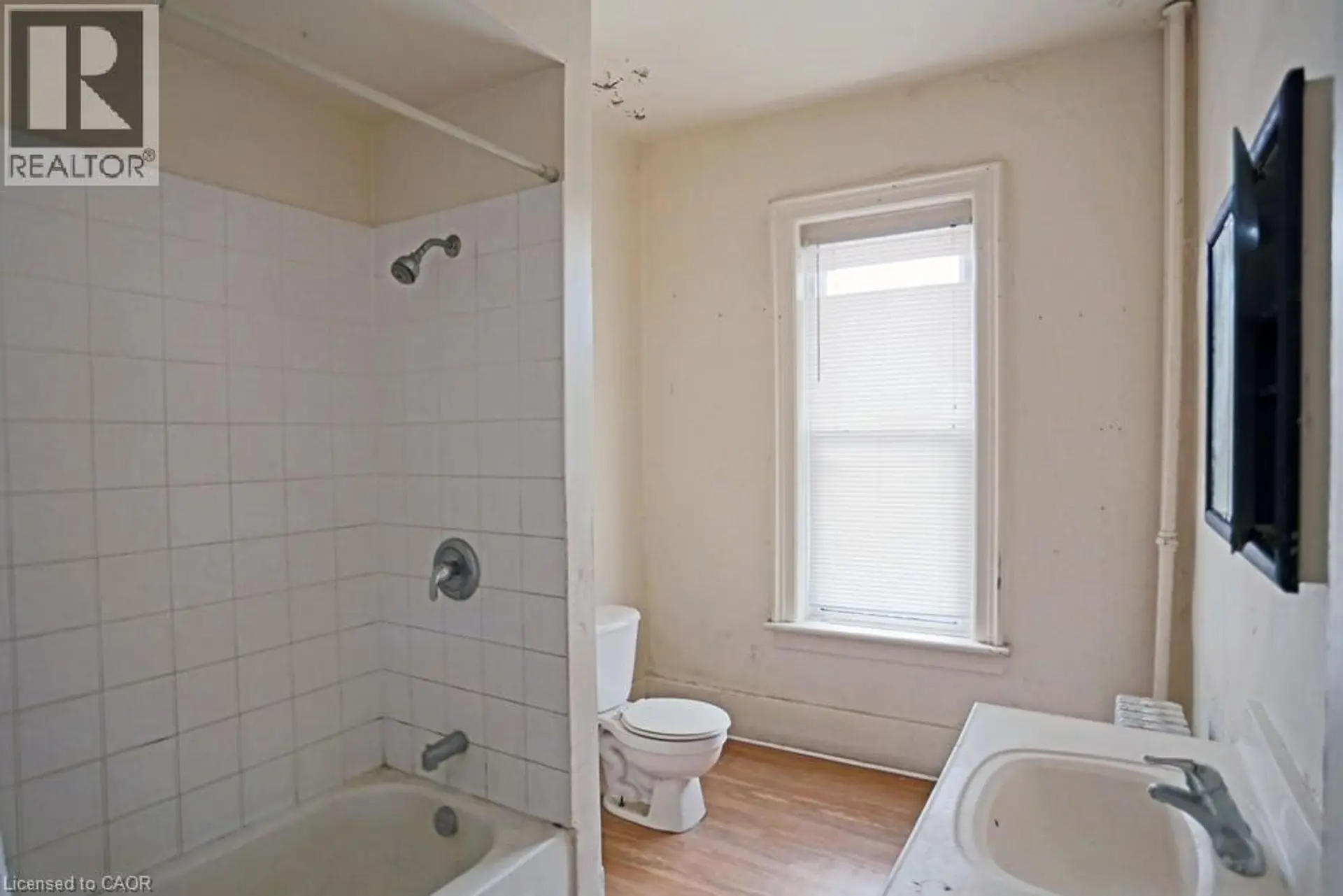 116 WEBER STREET E - Image 3