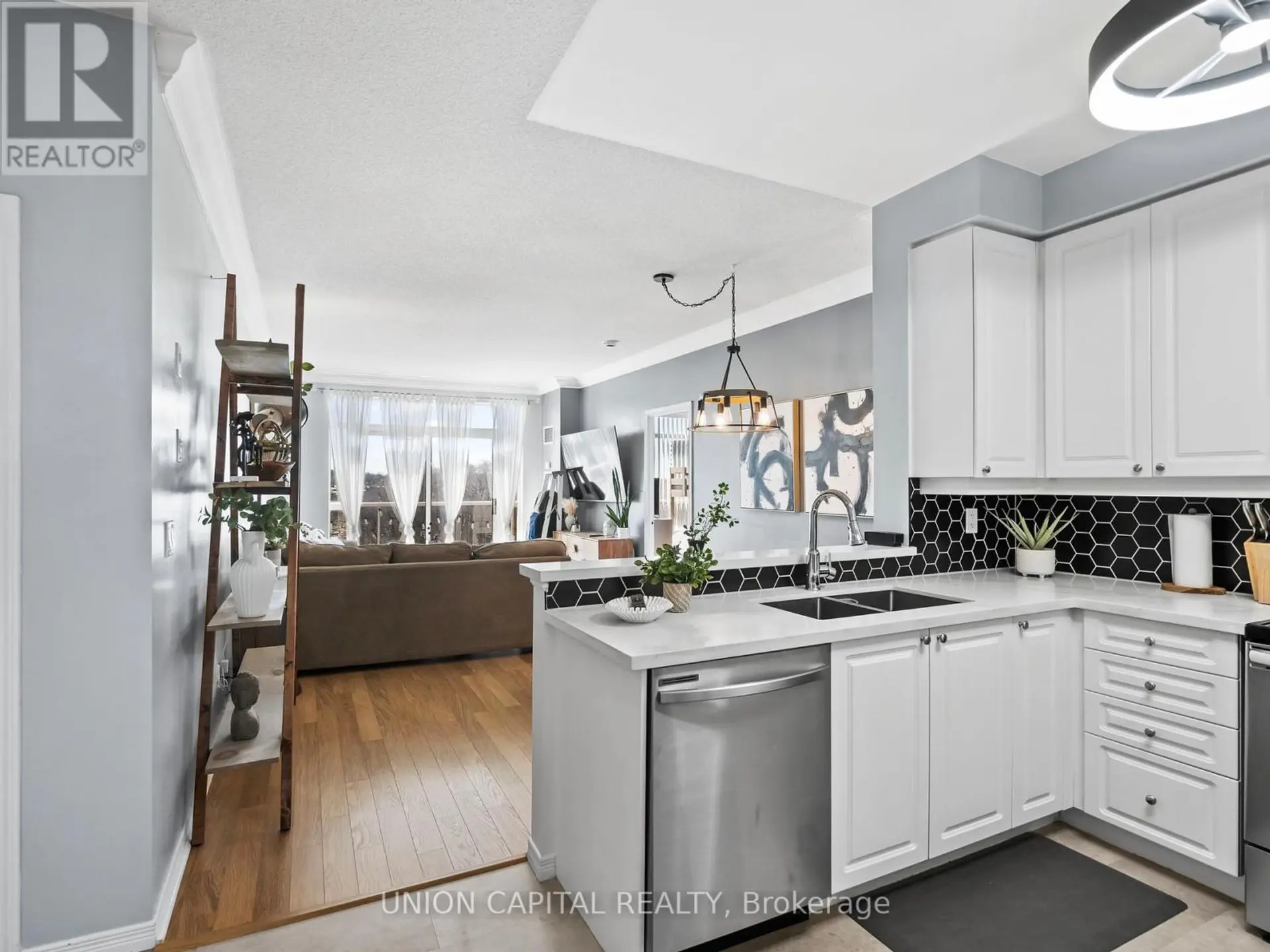 #PH918 3650 KINGSTON ROAD - Image 1