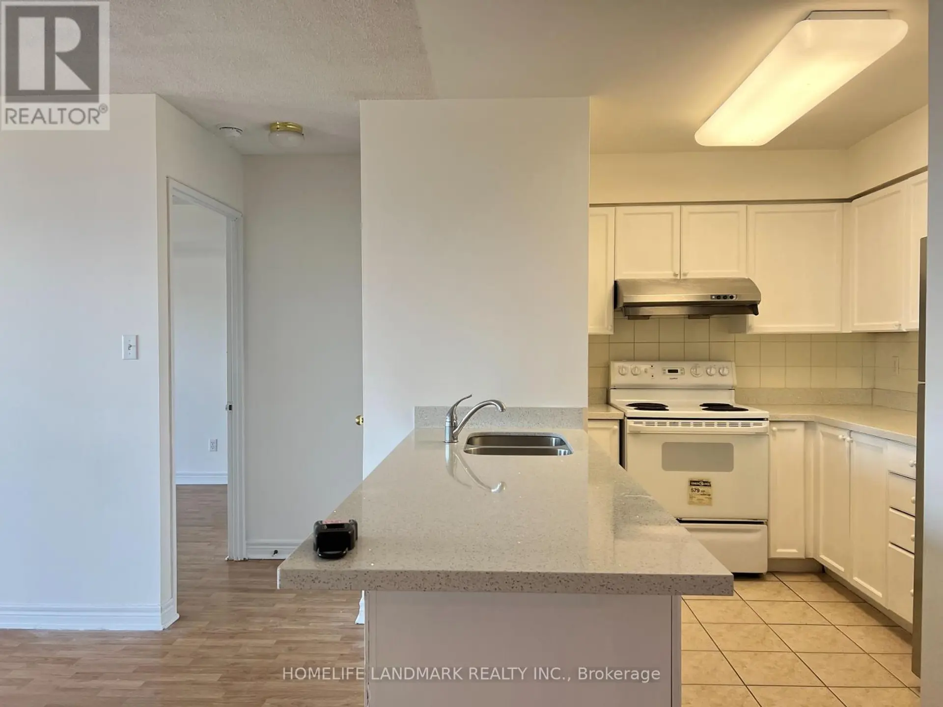 #909 28 EMPRESS AVENUE - Image 4