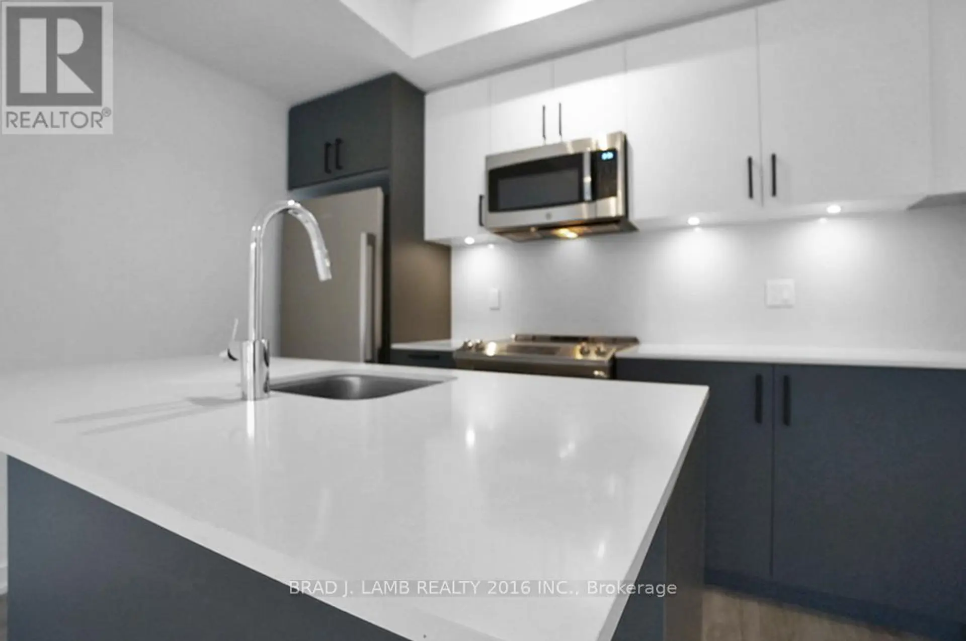 #11 35 BIRCHCLIFF AVENUE - Image 3