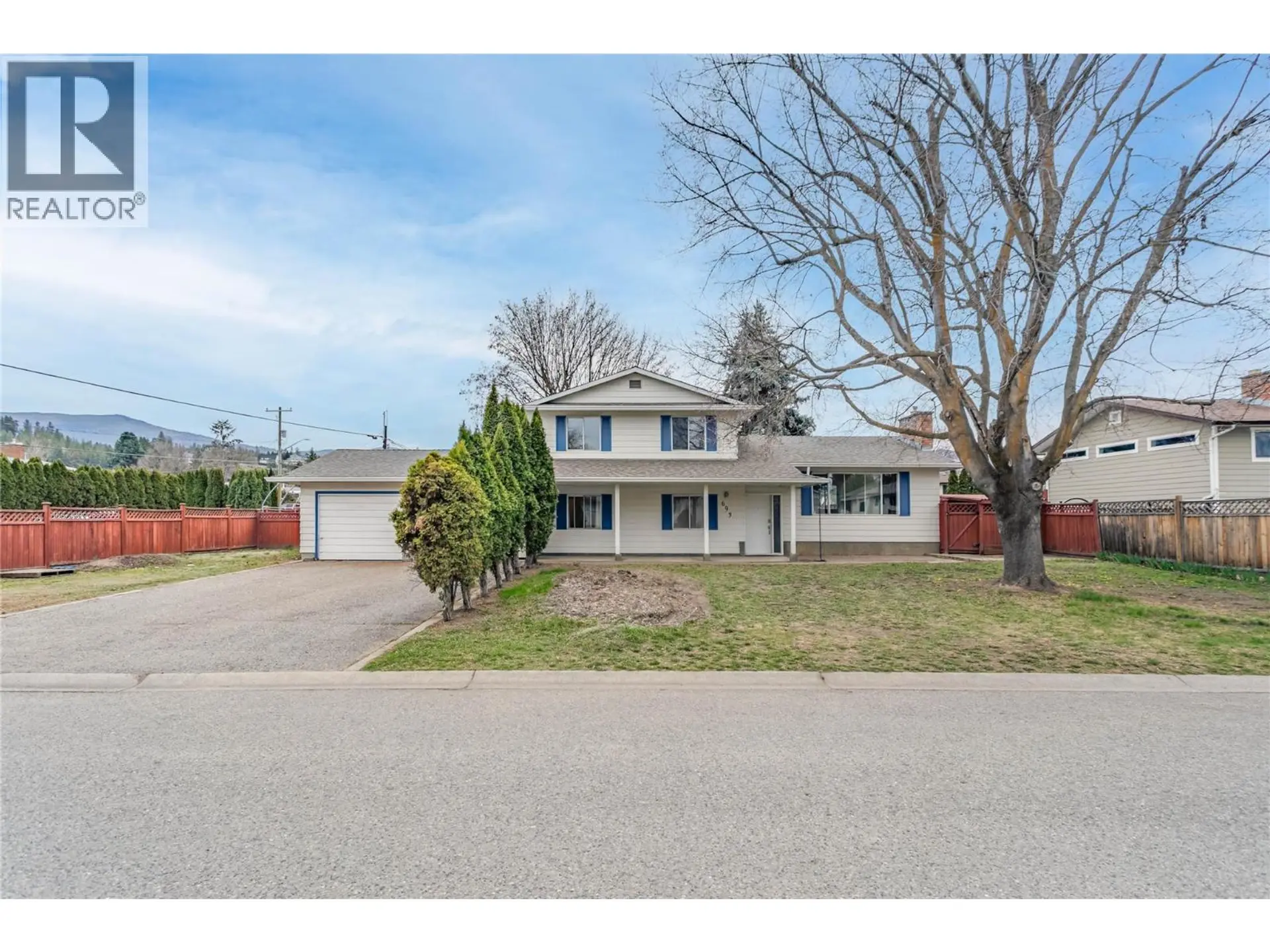 Property at 693 Paret Place, Kelowna, BC