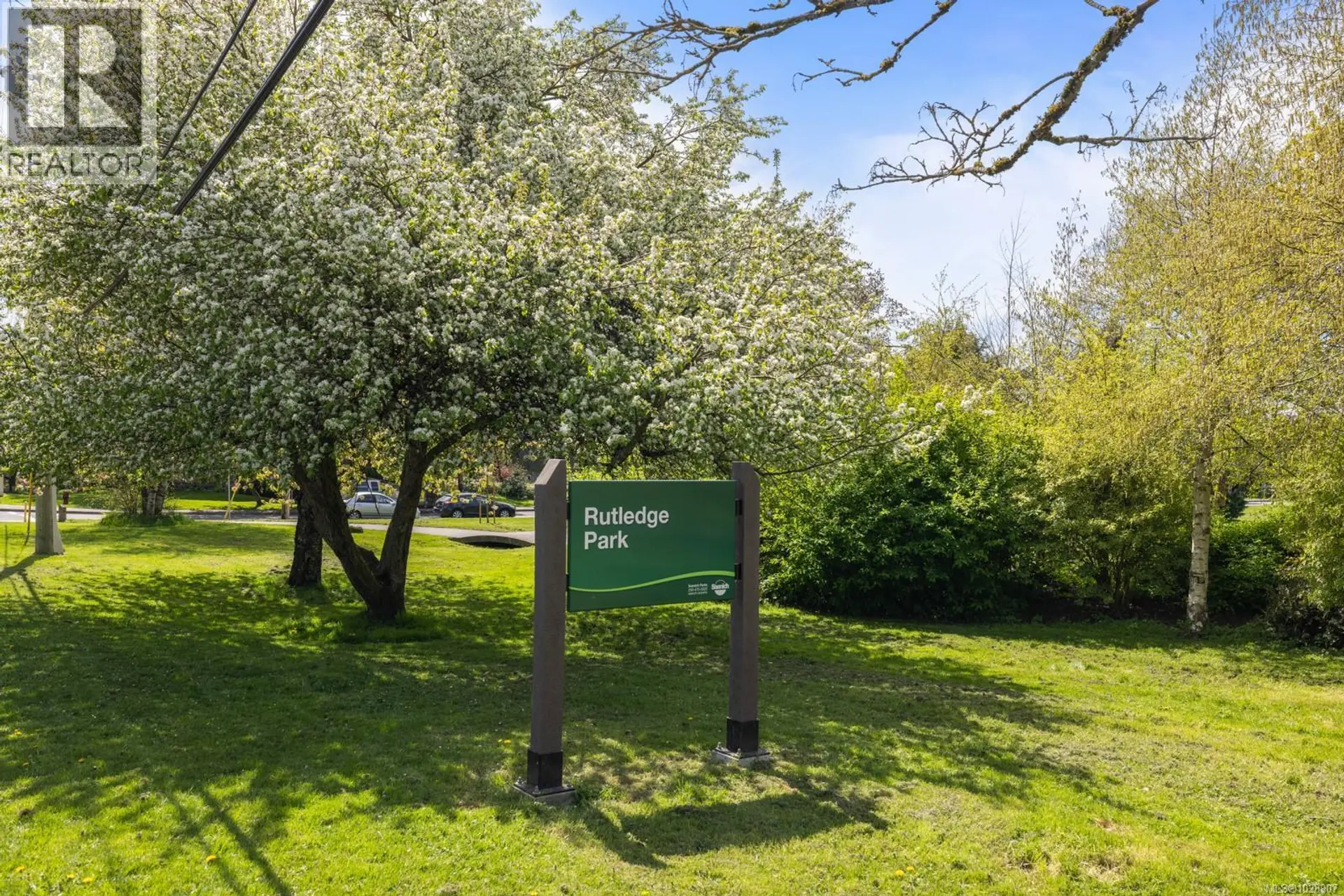 Property at #215 3255 GLASGOW AVE, Saanich, BC