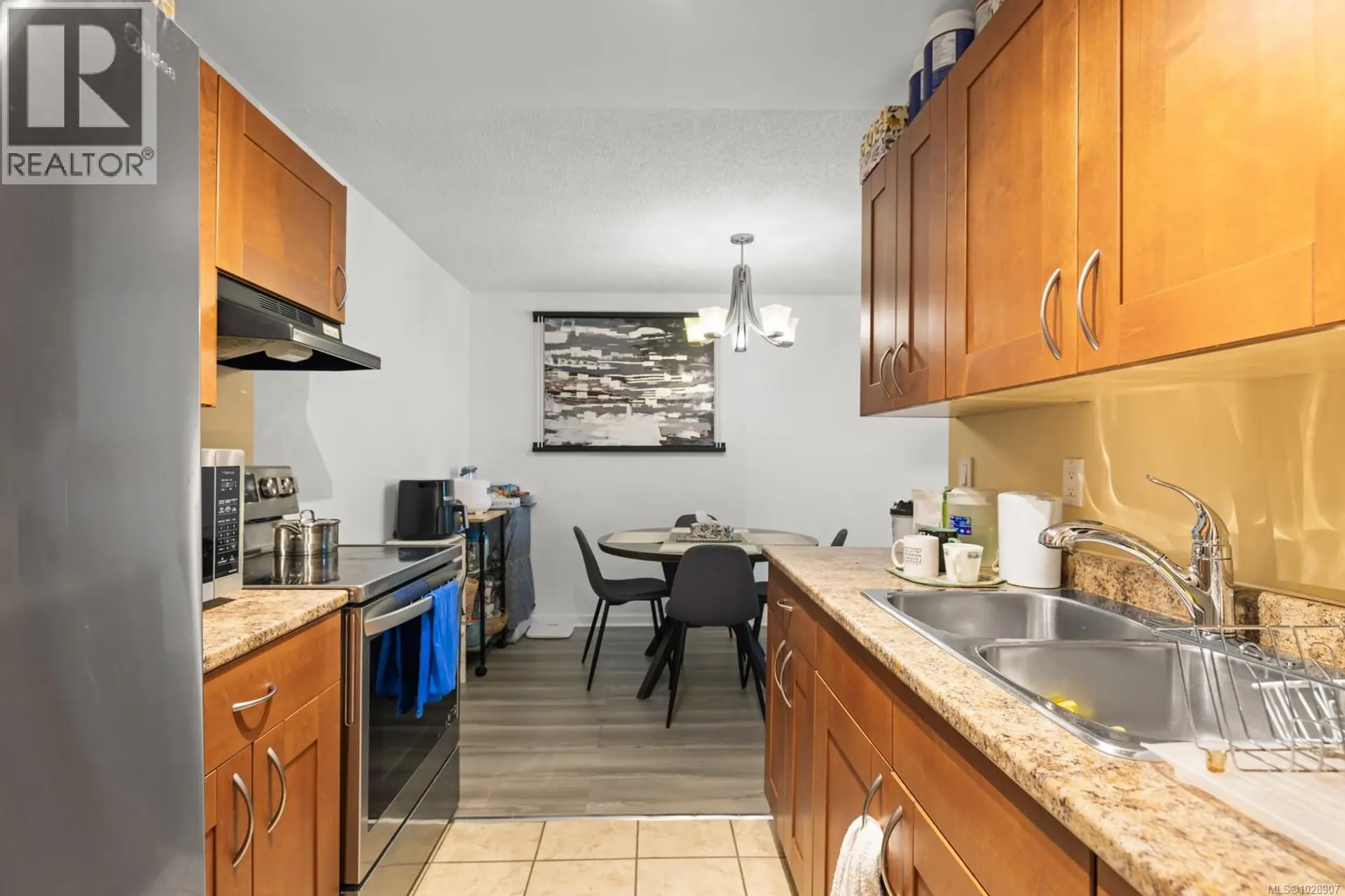 Property at #215 3255 GLASGOW AVE, Saanich, BC