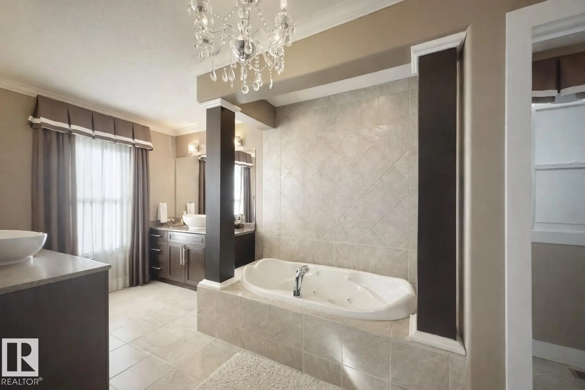 6712 18 AVE SW SW SW - Image 10