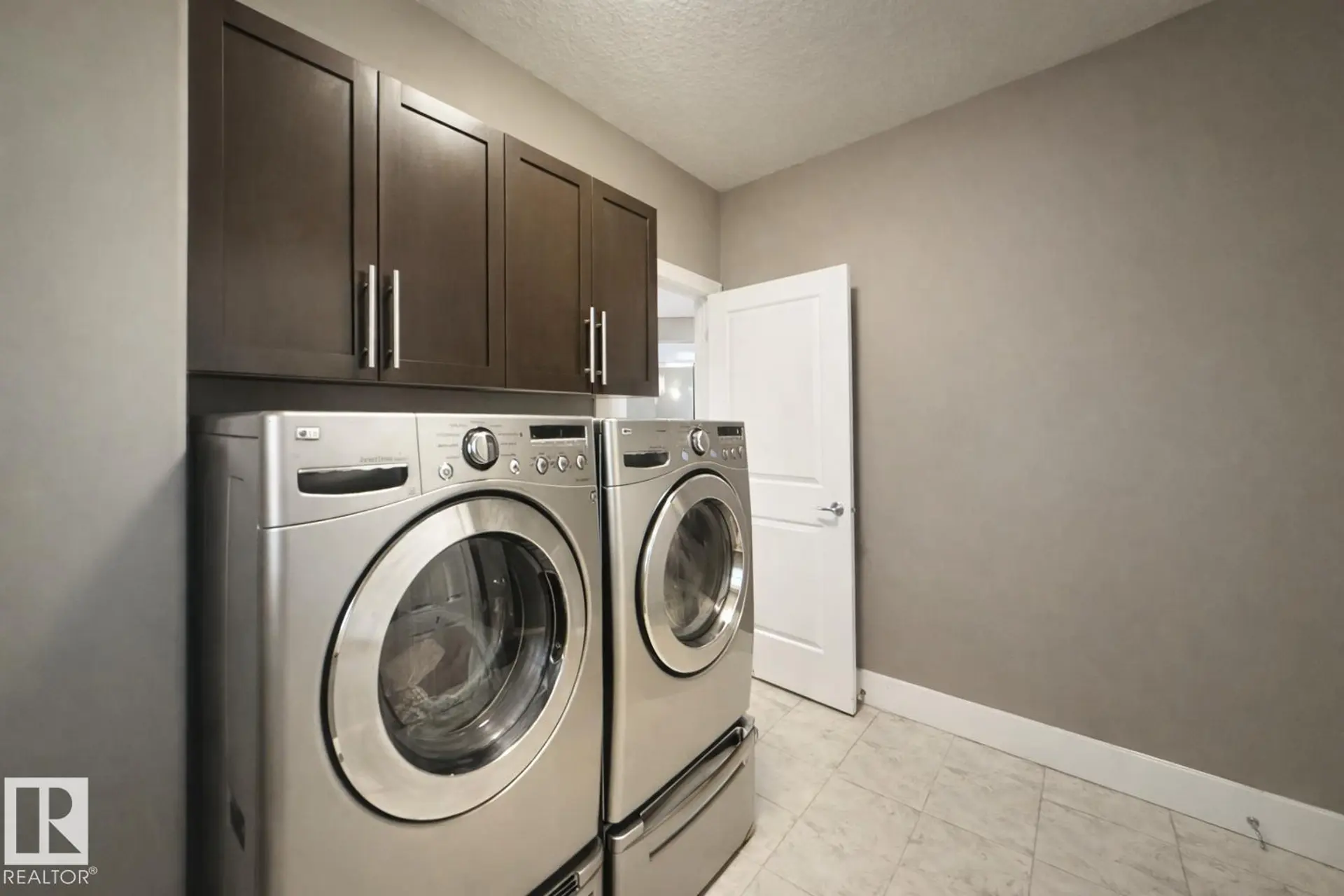 6712 18 AVE SW SW SW - Image 8