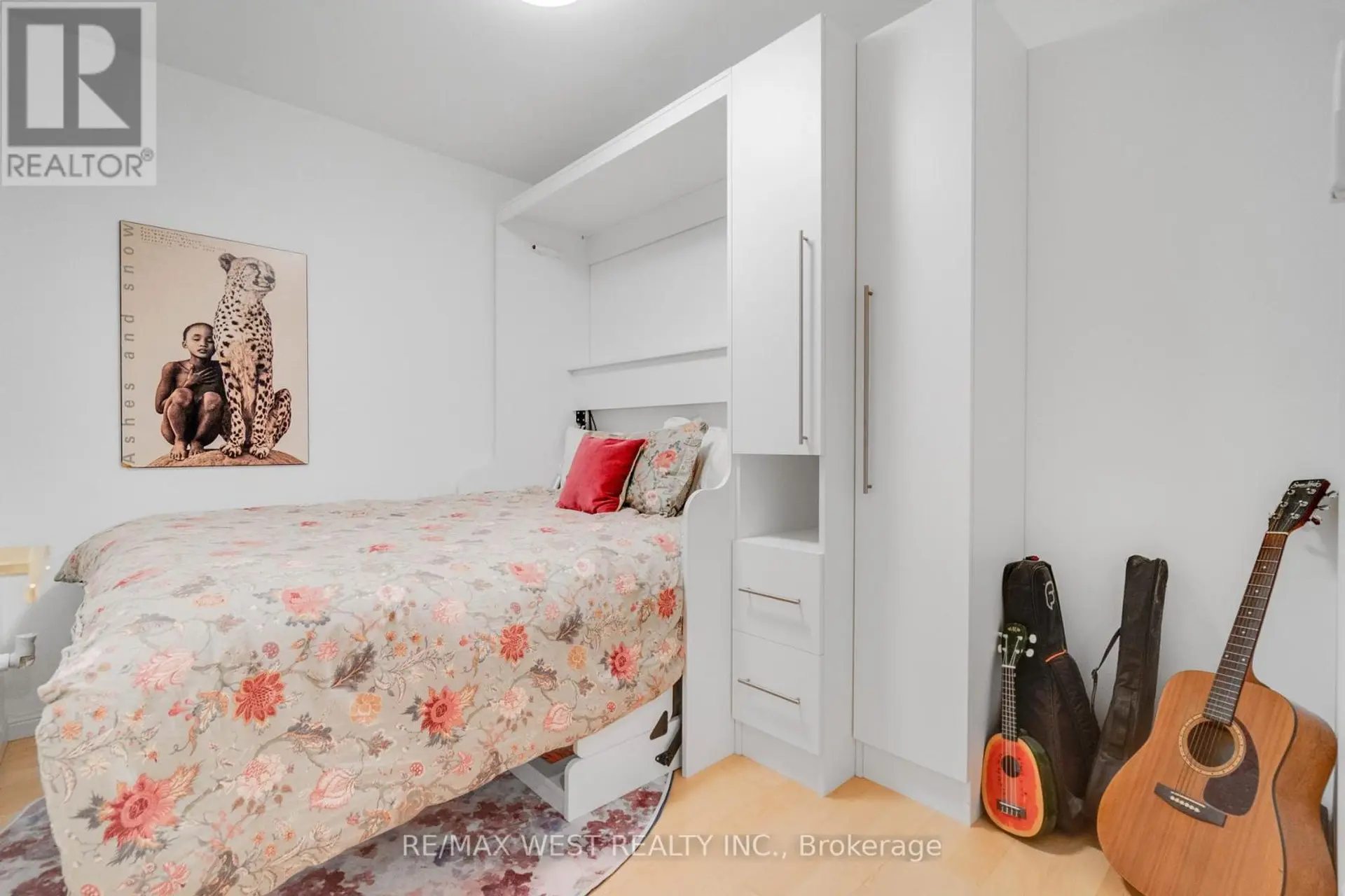 #202 18 STAFFORD STREET - Image 7