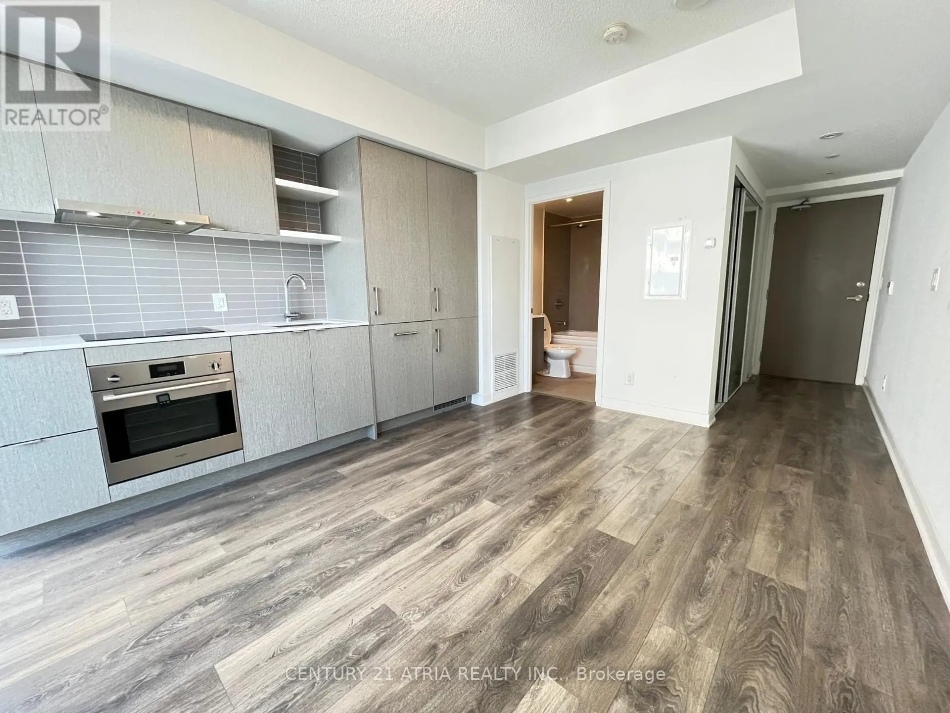 #3611 88 HARBOUR STREET - Image 3