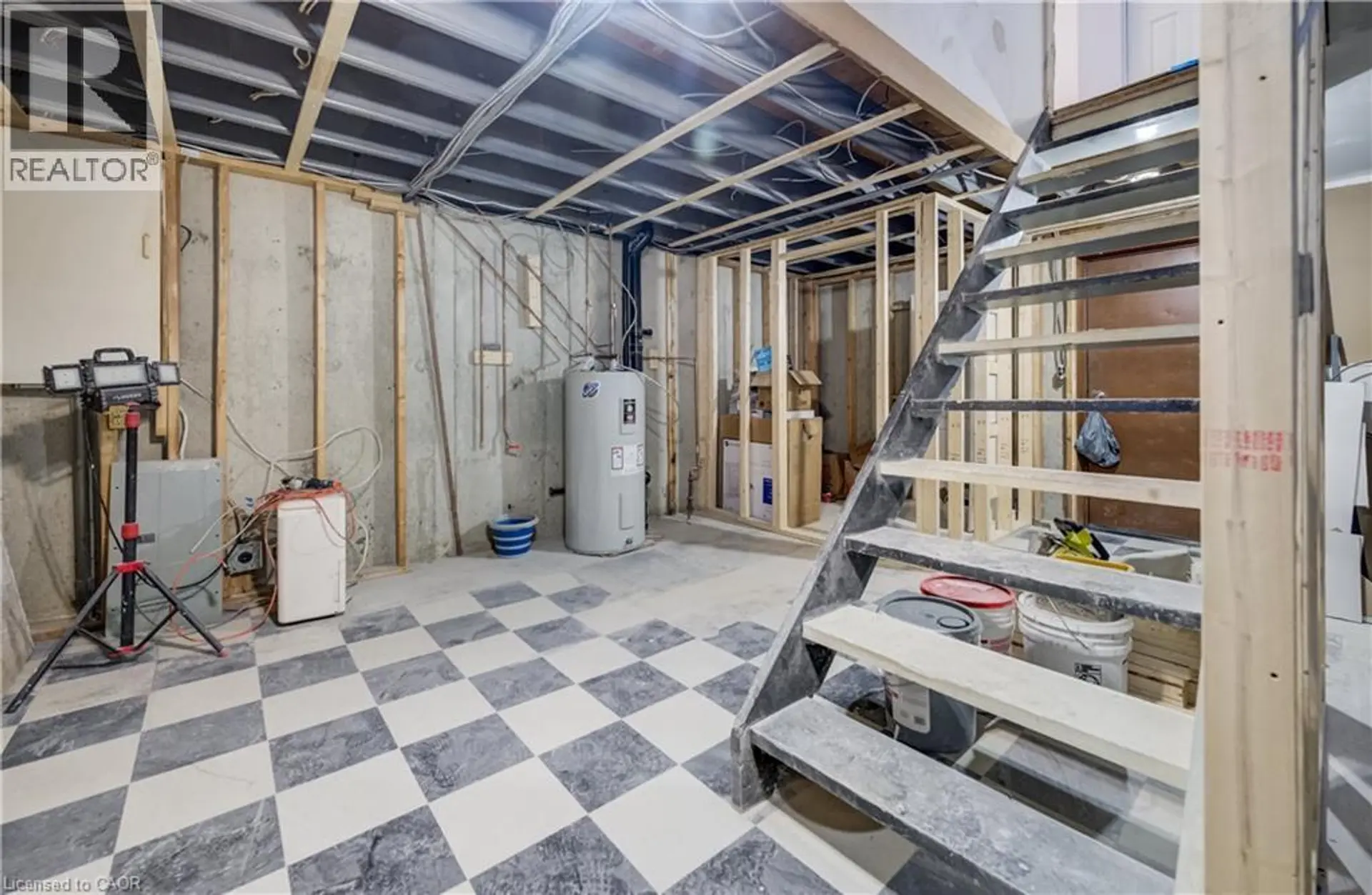 #18 249 CEDARBRAE AVENUE - Image 13