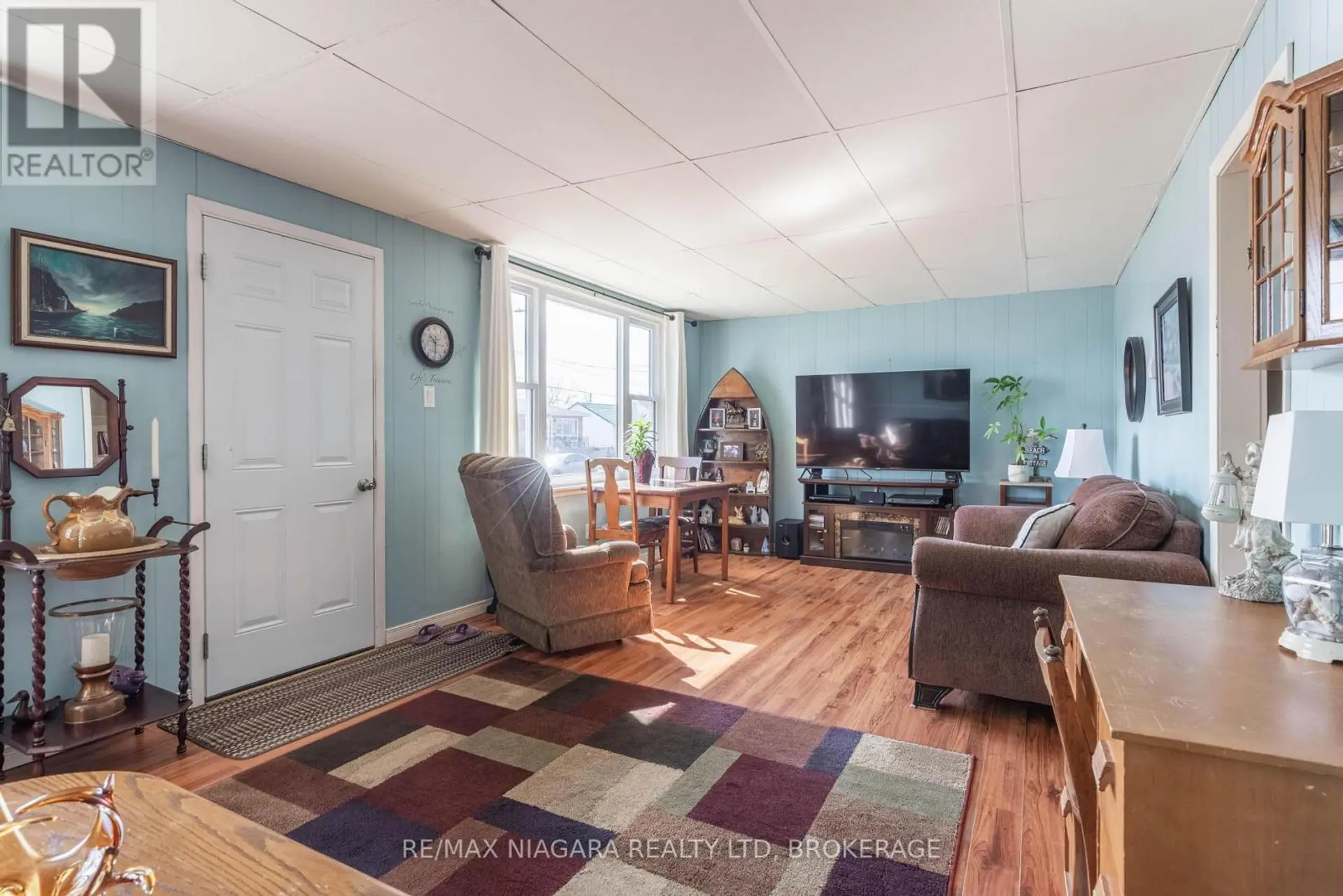 42 DOUGLAS STREET - Image 3