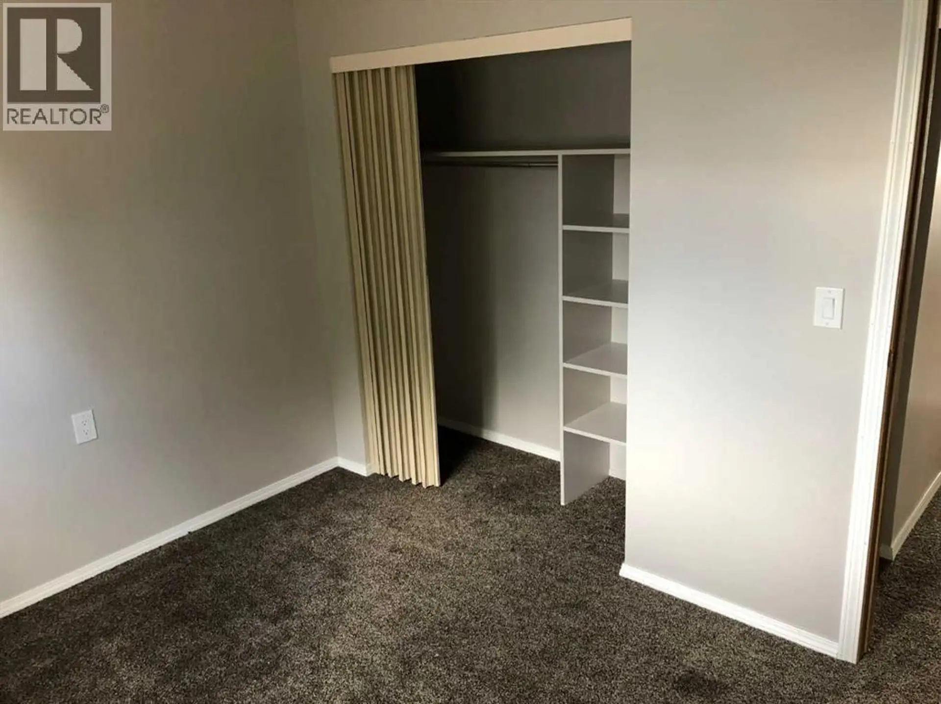 Property at 105 1 A STREET, Linden, AB