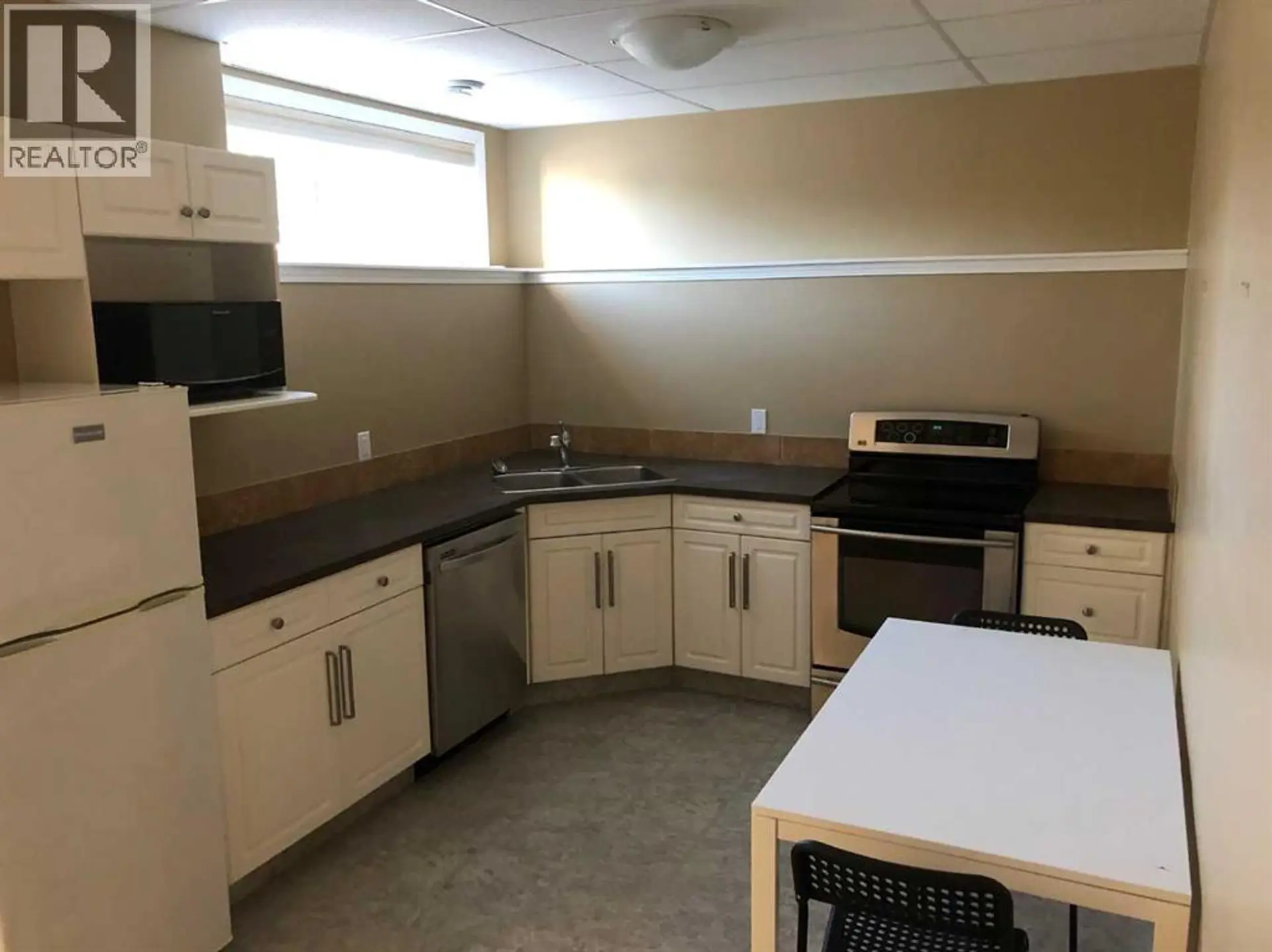 Property at 105 1 A STREET, Linden, AB