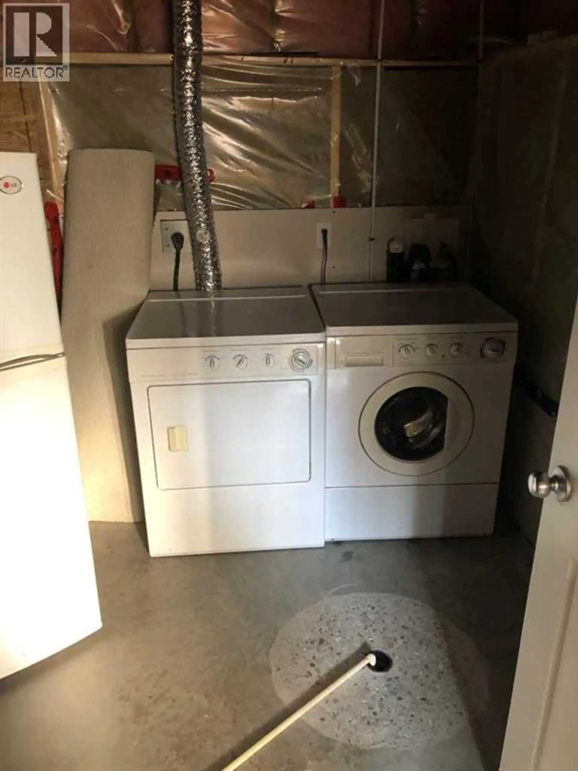 Property at 105 1 A STREET, Linden, AB