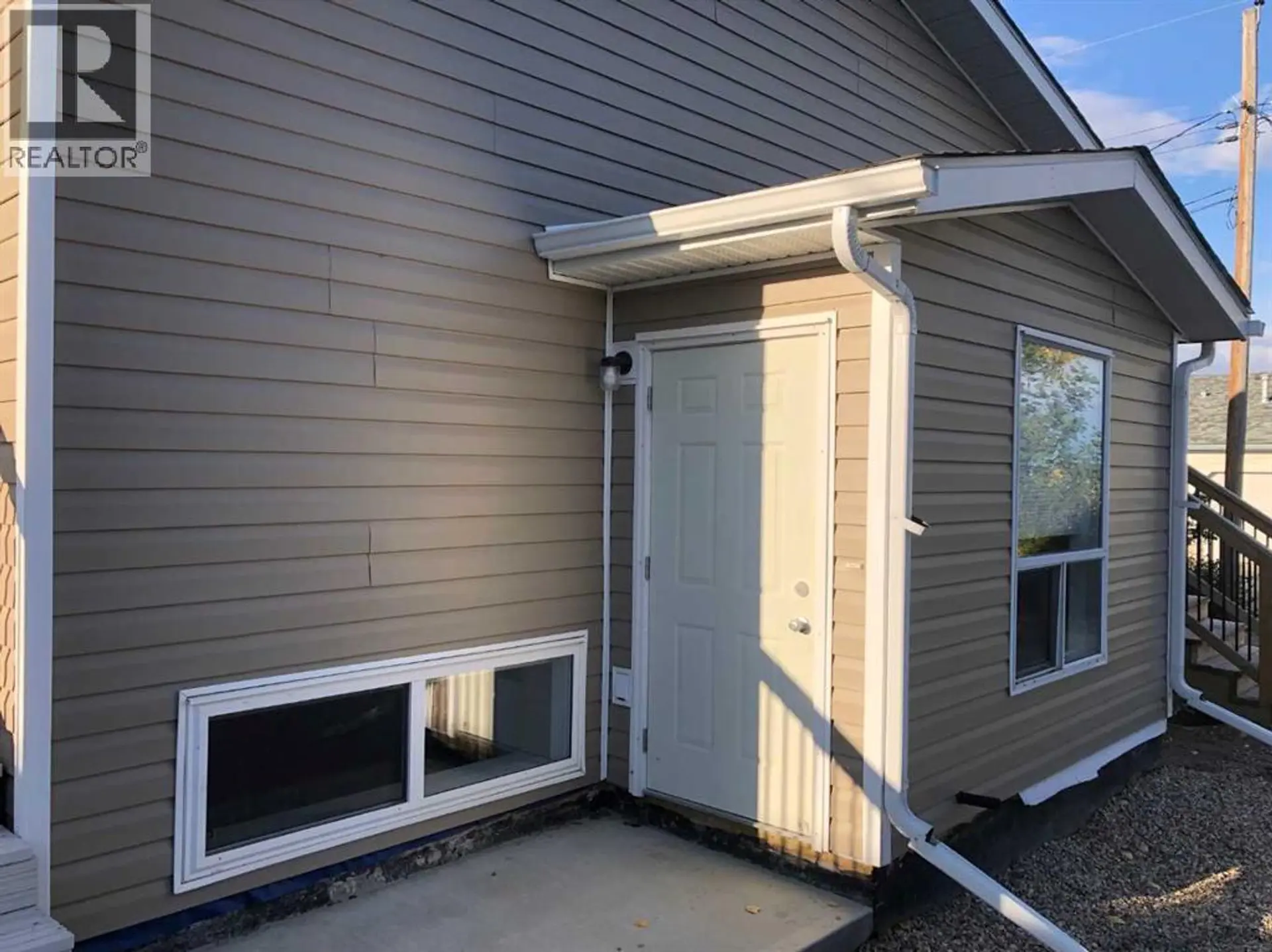 Property at 105 1 A STREET, Linden, AB