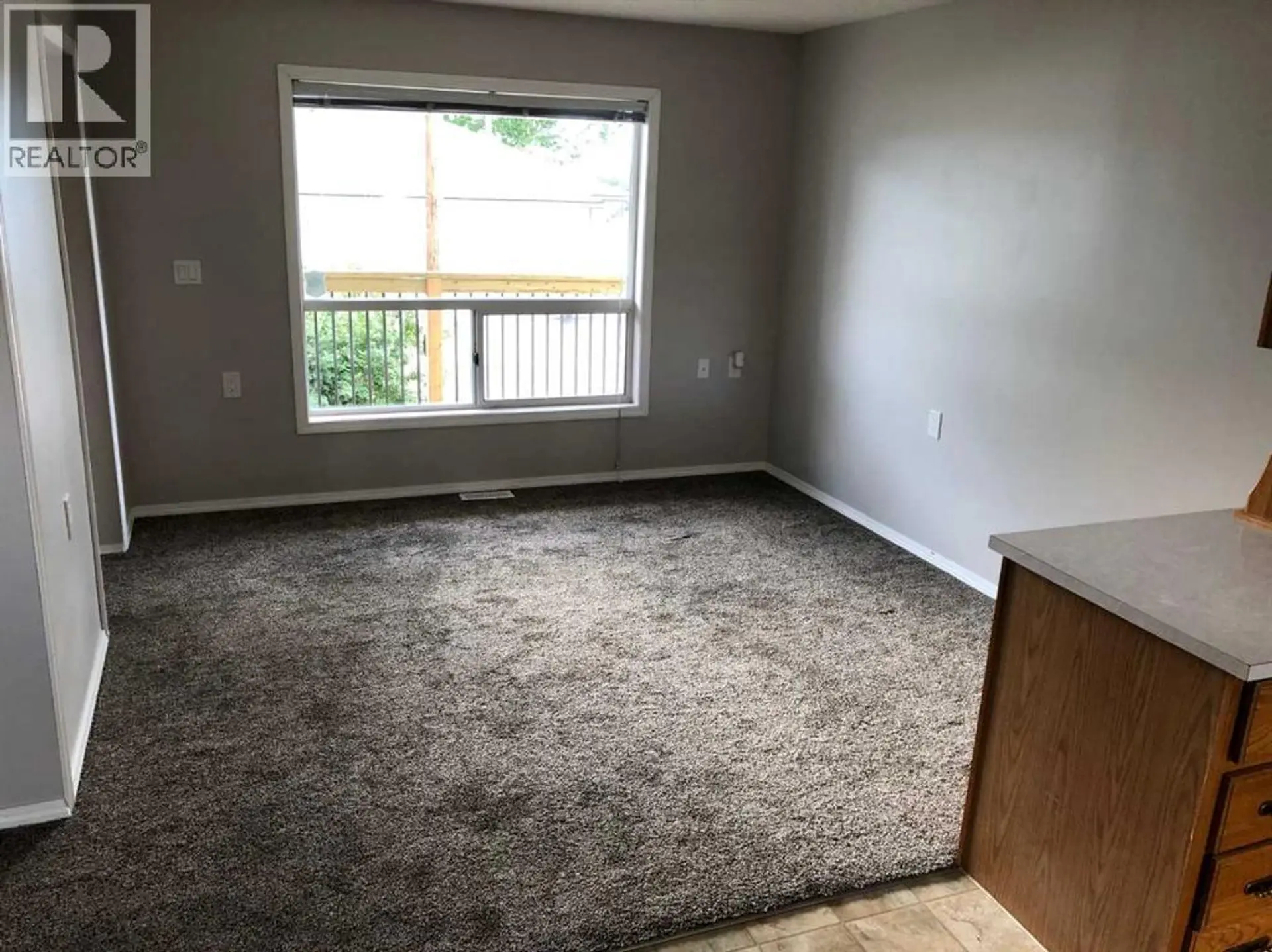 Property at 105 1 A STREET, Linden, AB