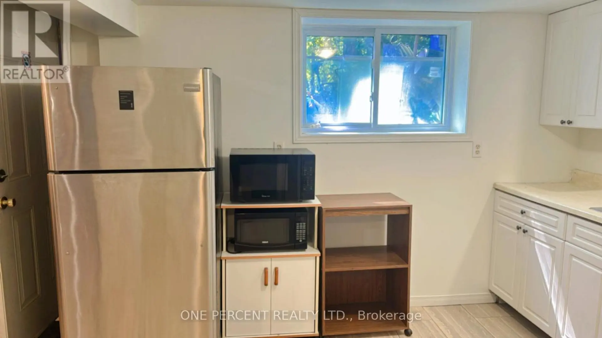 13 MOIR STREET - Image 10