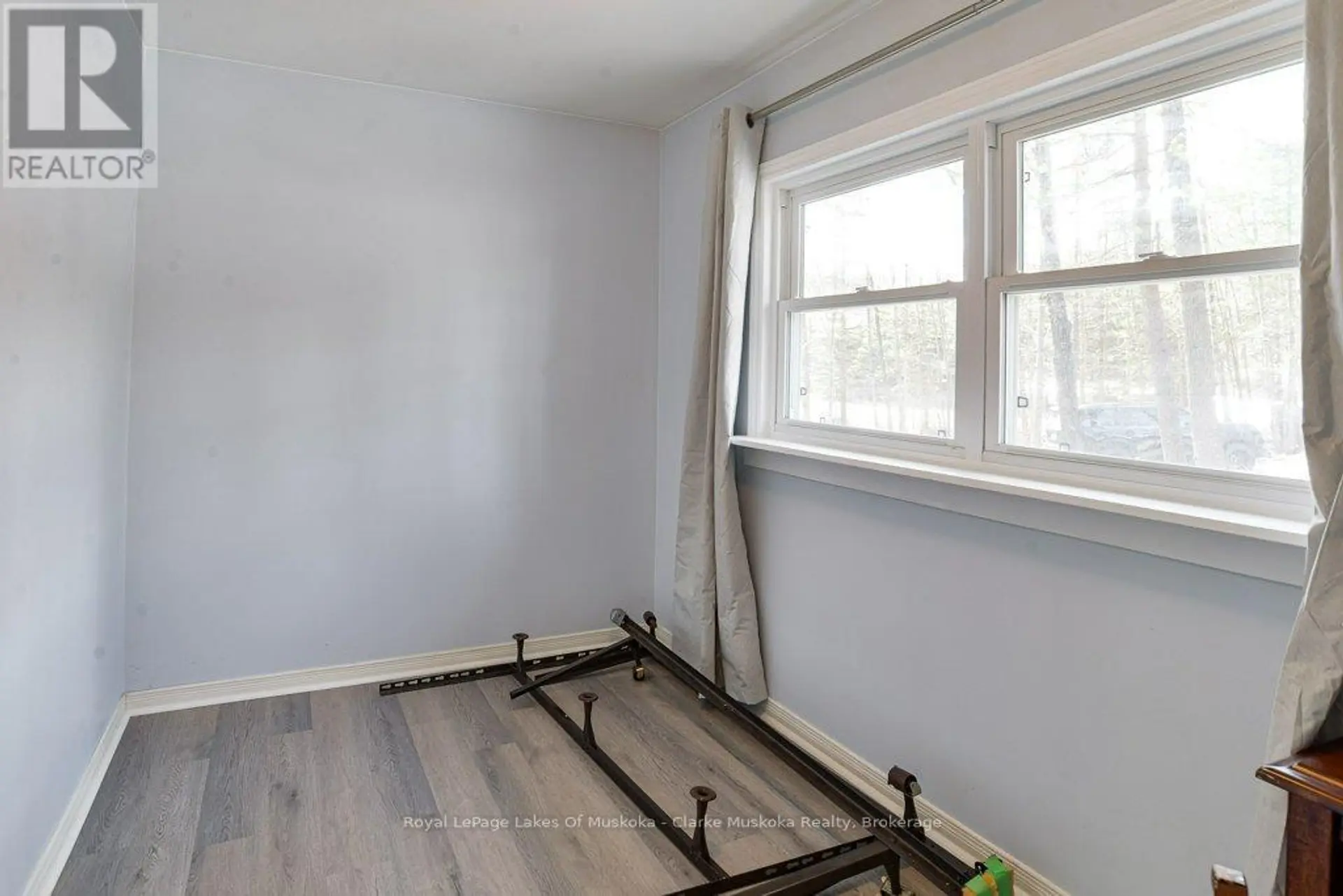 525 HIAWATHA ROAD - Image 11