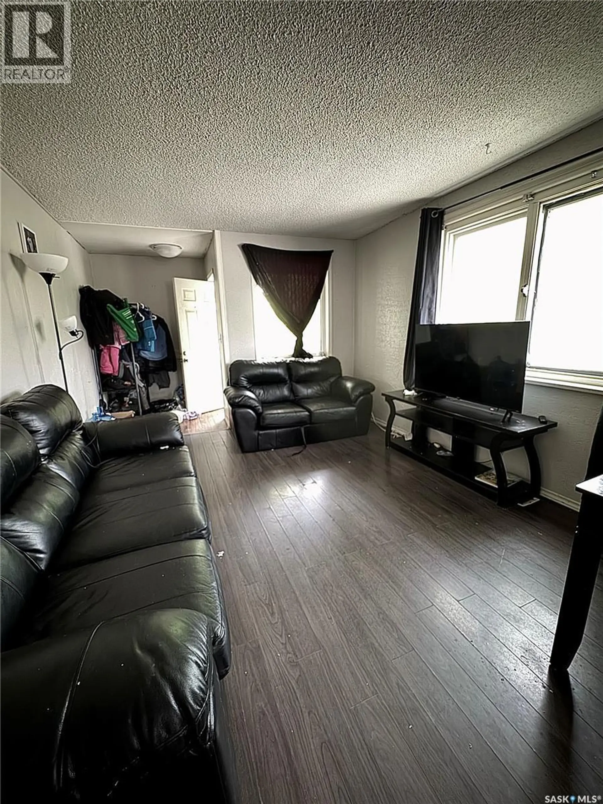 1001 ROBINSON STREET - Image 2