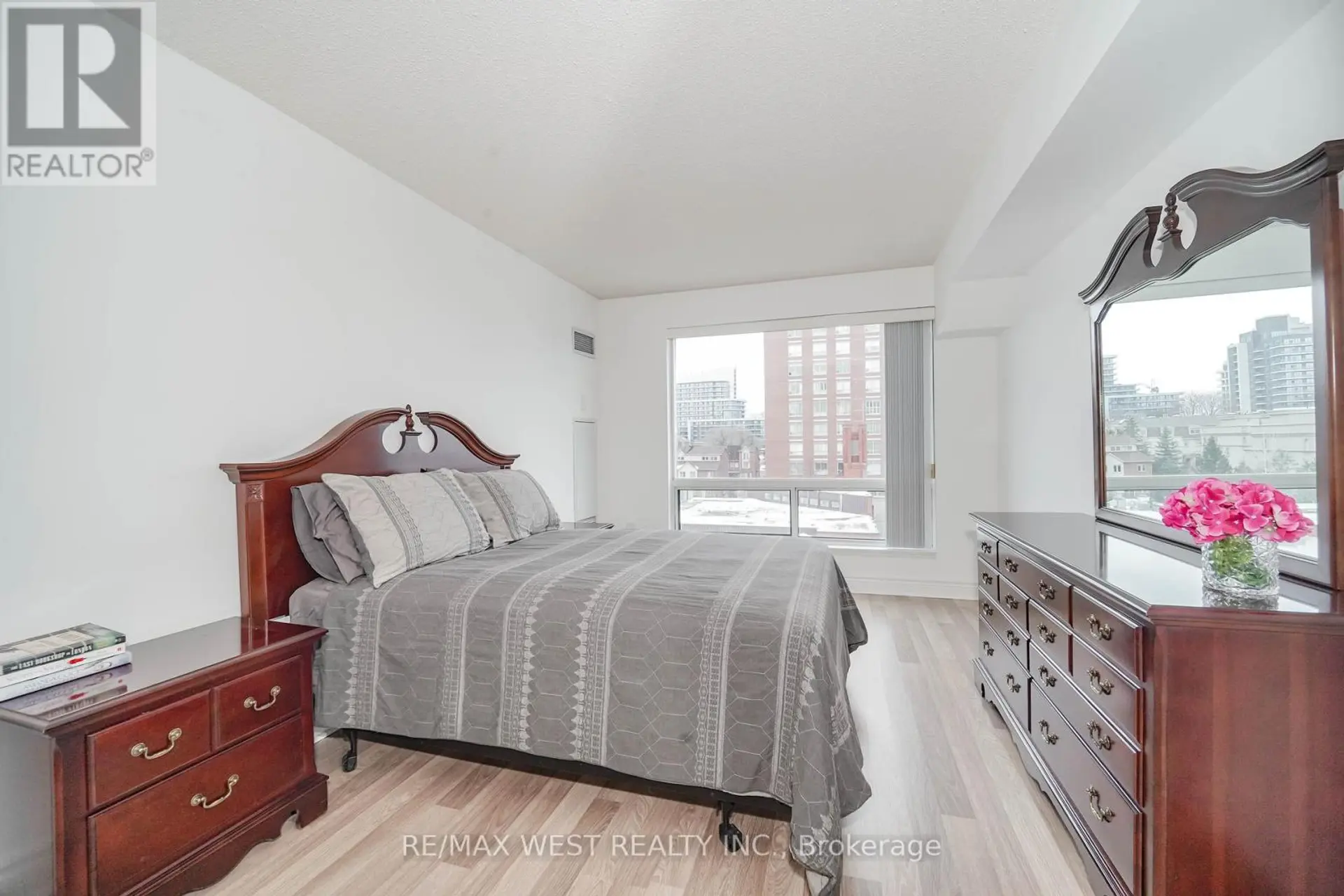 #602 1 HYCREST AVENUE - Image 6