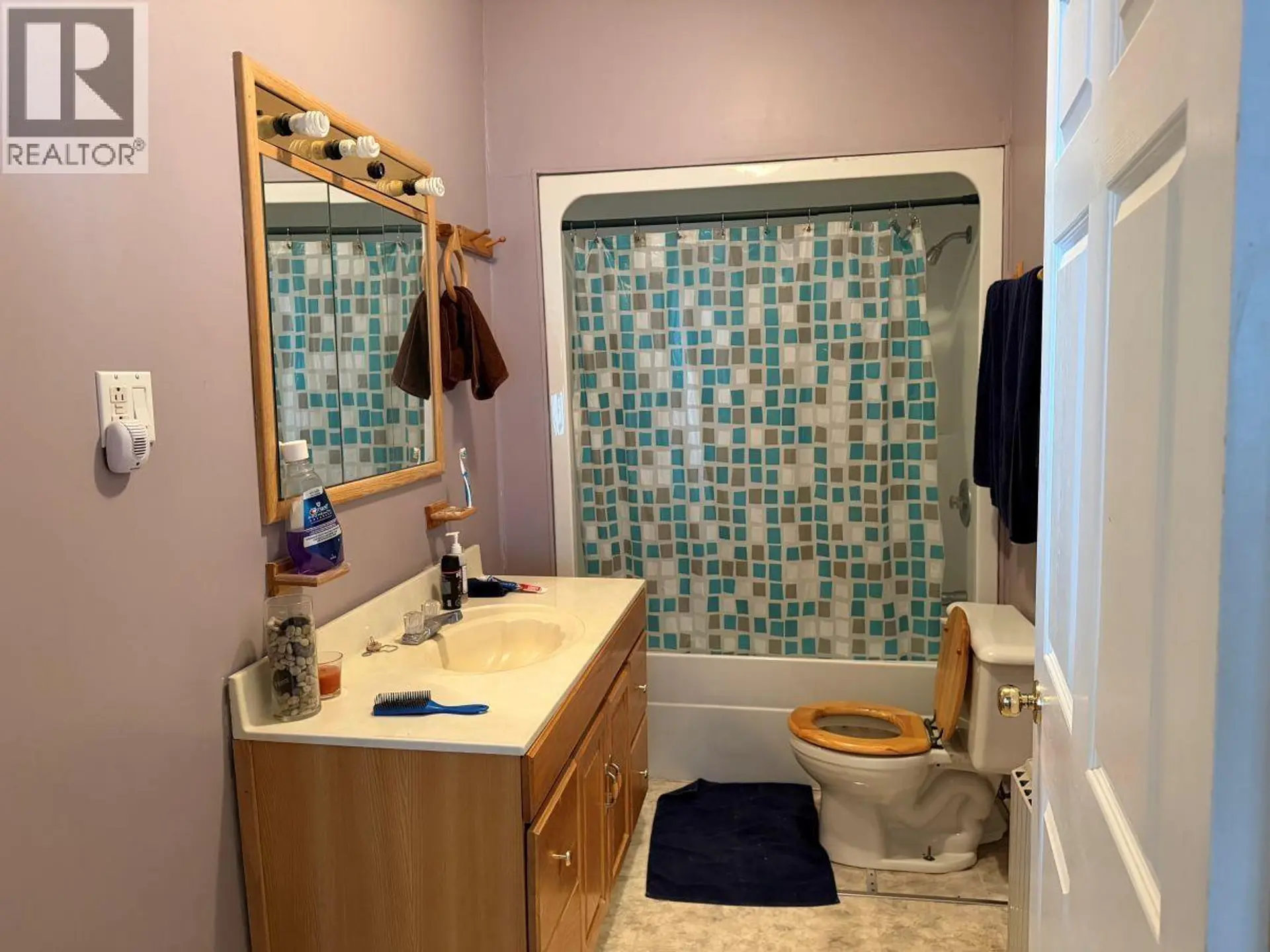 Property at 13234 LAKESHORE DRIVE, Charlie Lake, BC