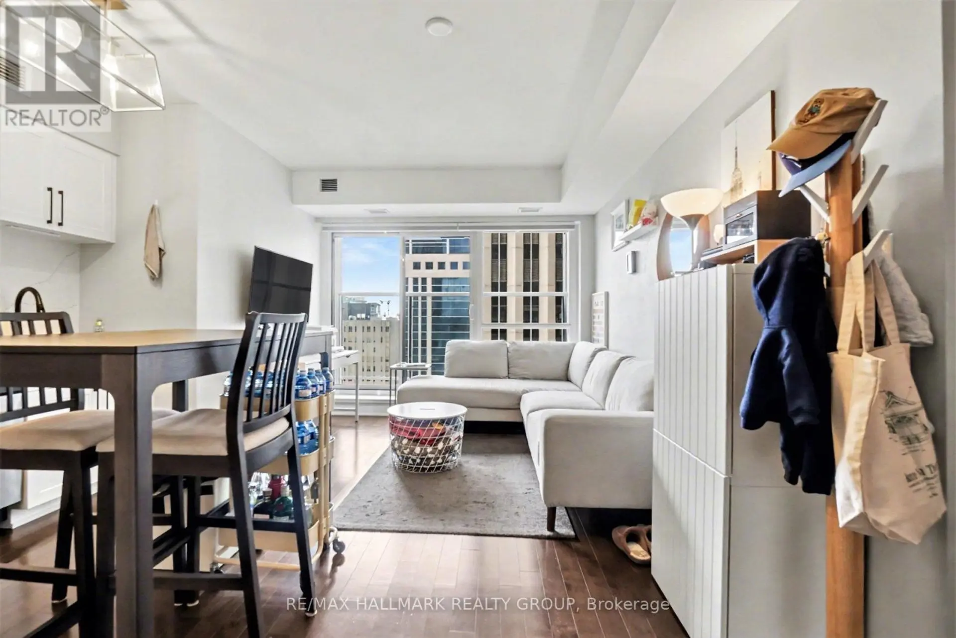#1502 40 NEPEAN STREET - Image 9