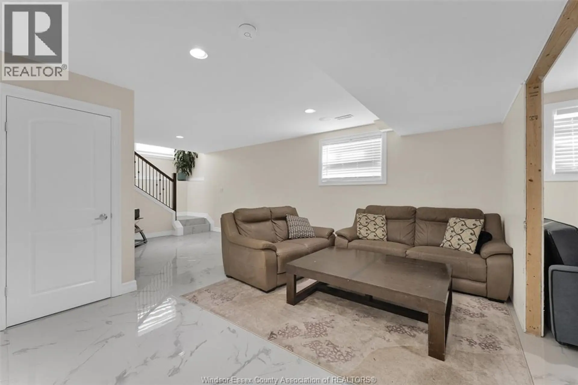 3921 ZANZIBAR CRESCENT - Image 13