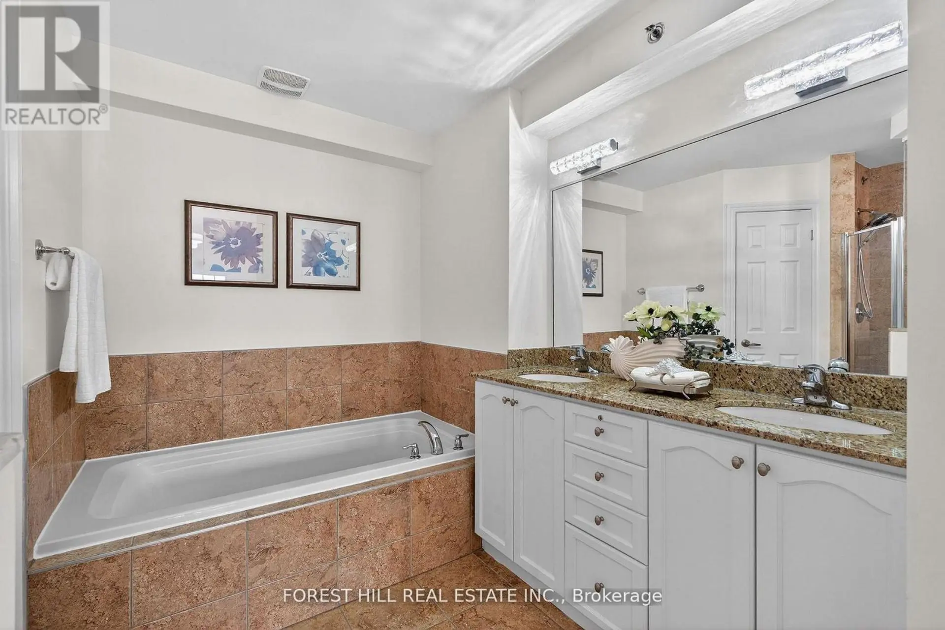 #17 8 BRIGHTON PLACE - Image 13